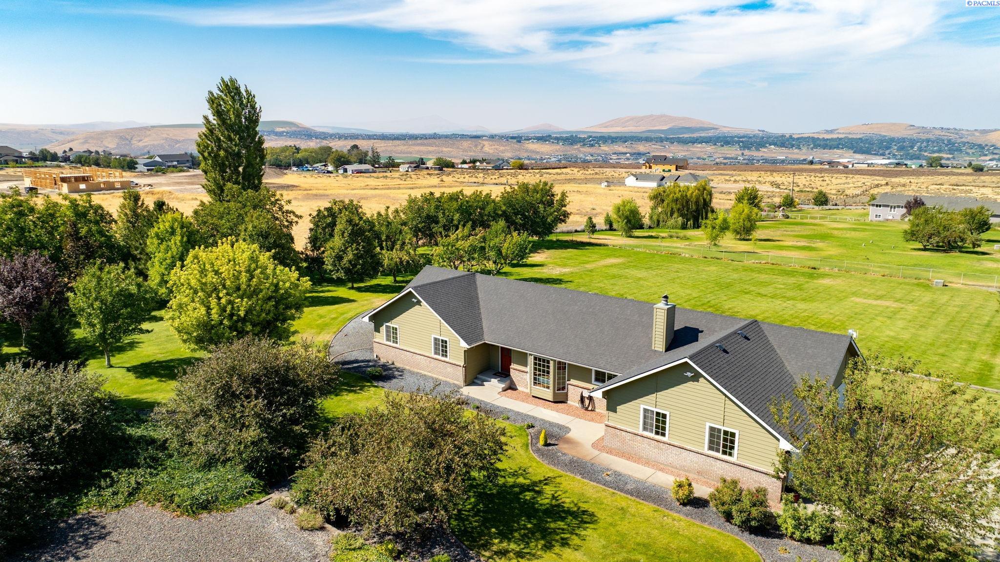31404 S Clodfelter Rd, Kennewick, WA 99338