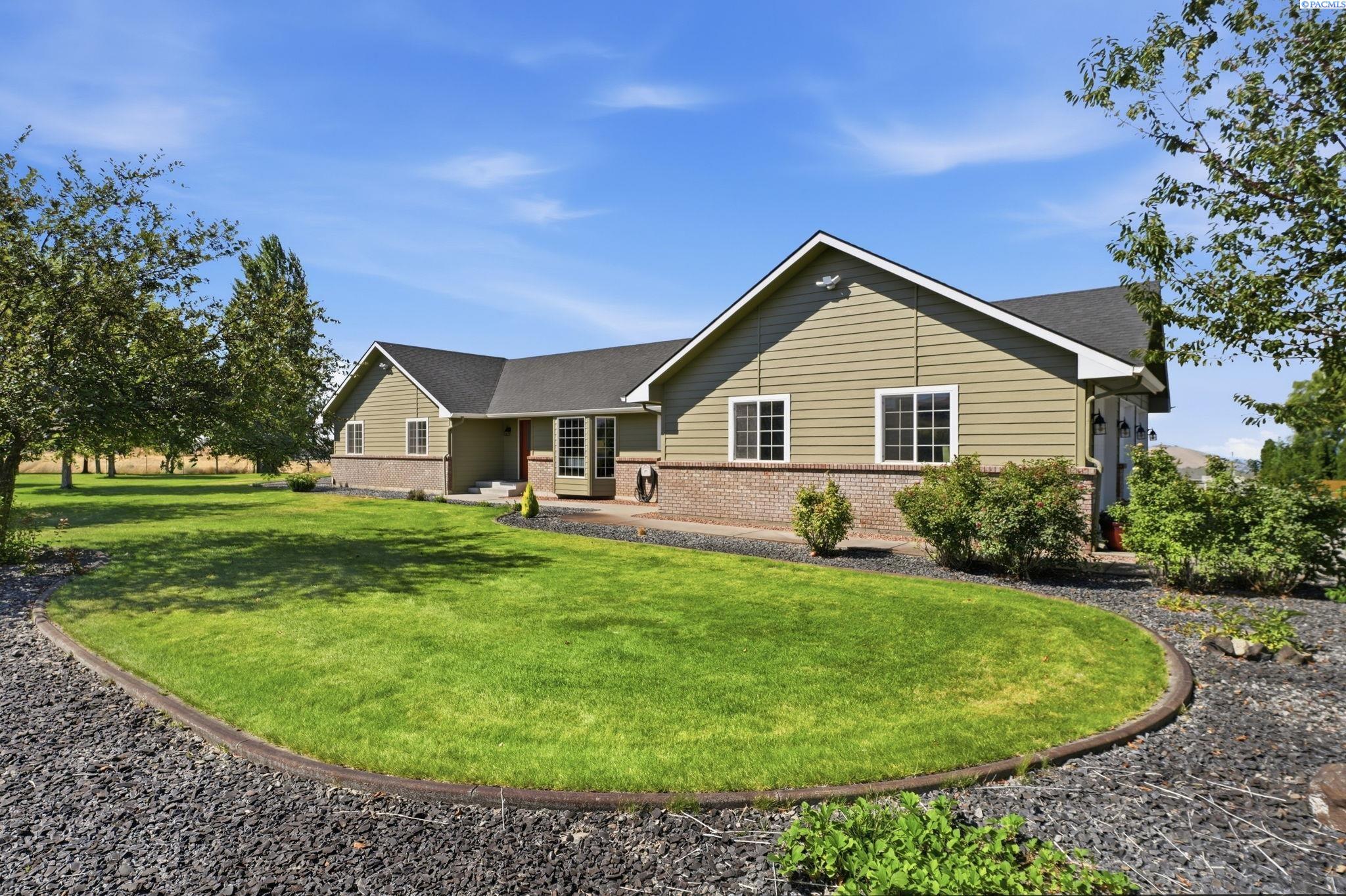 31404 S Clodfelter Rd, Kennewick, WA 99338
