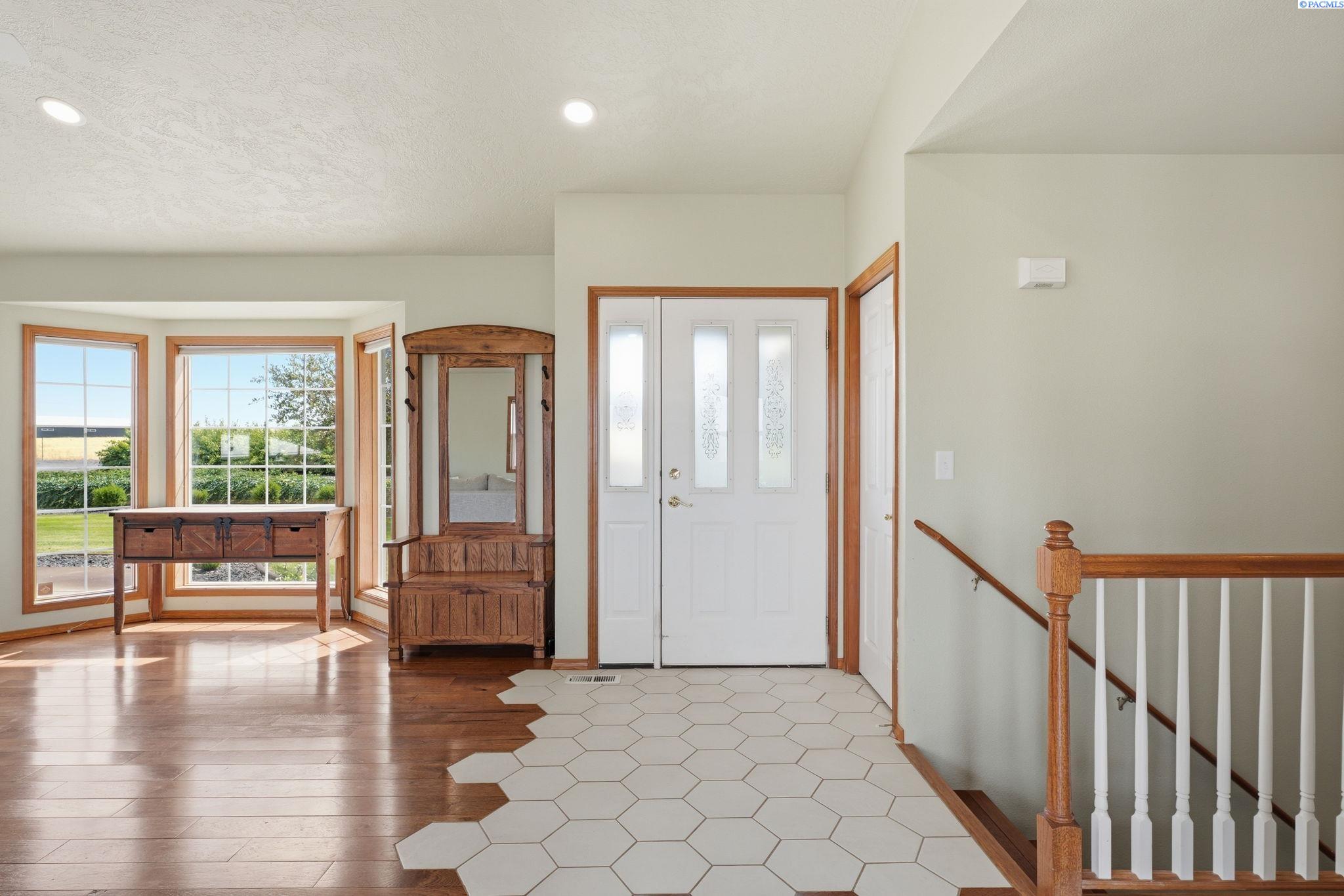 31404 S Clodfelter Rd, Kennewick, WA 99338