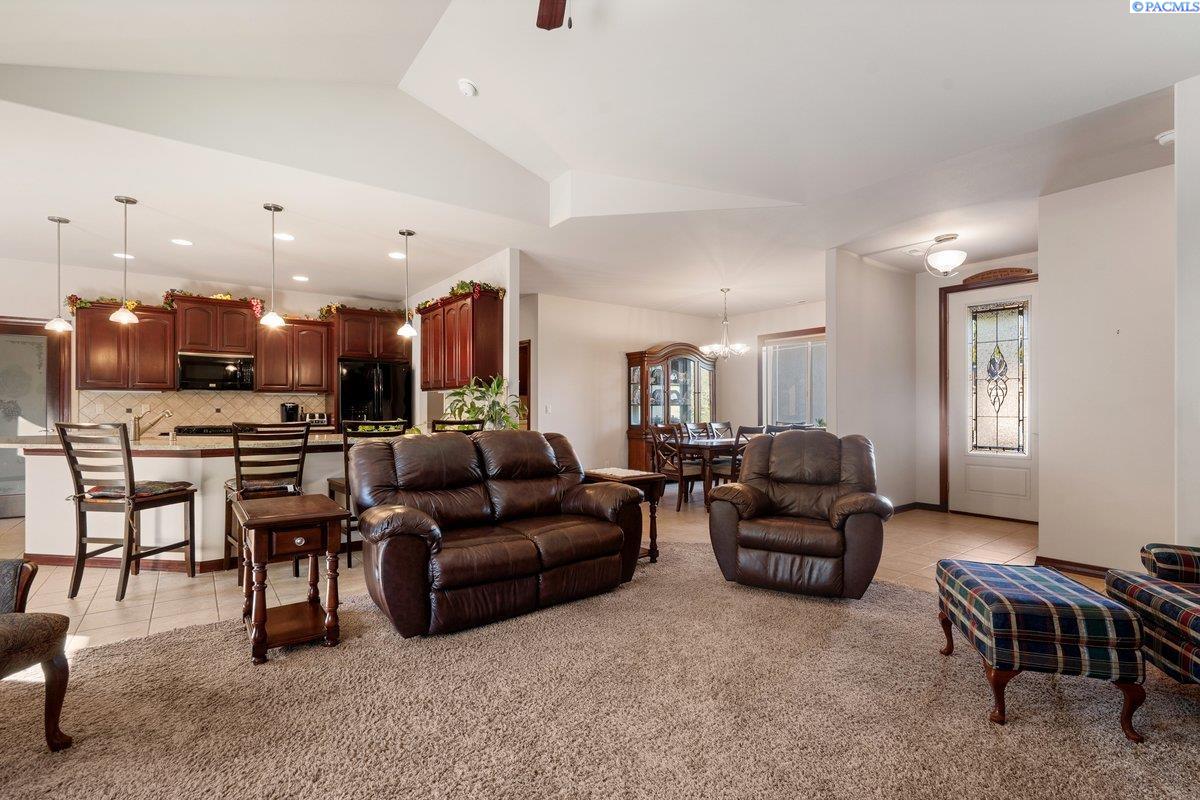 1343 Jubilee Ct, Richland, WA 99352