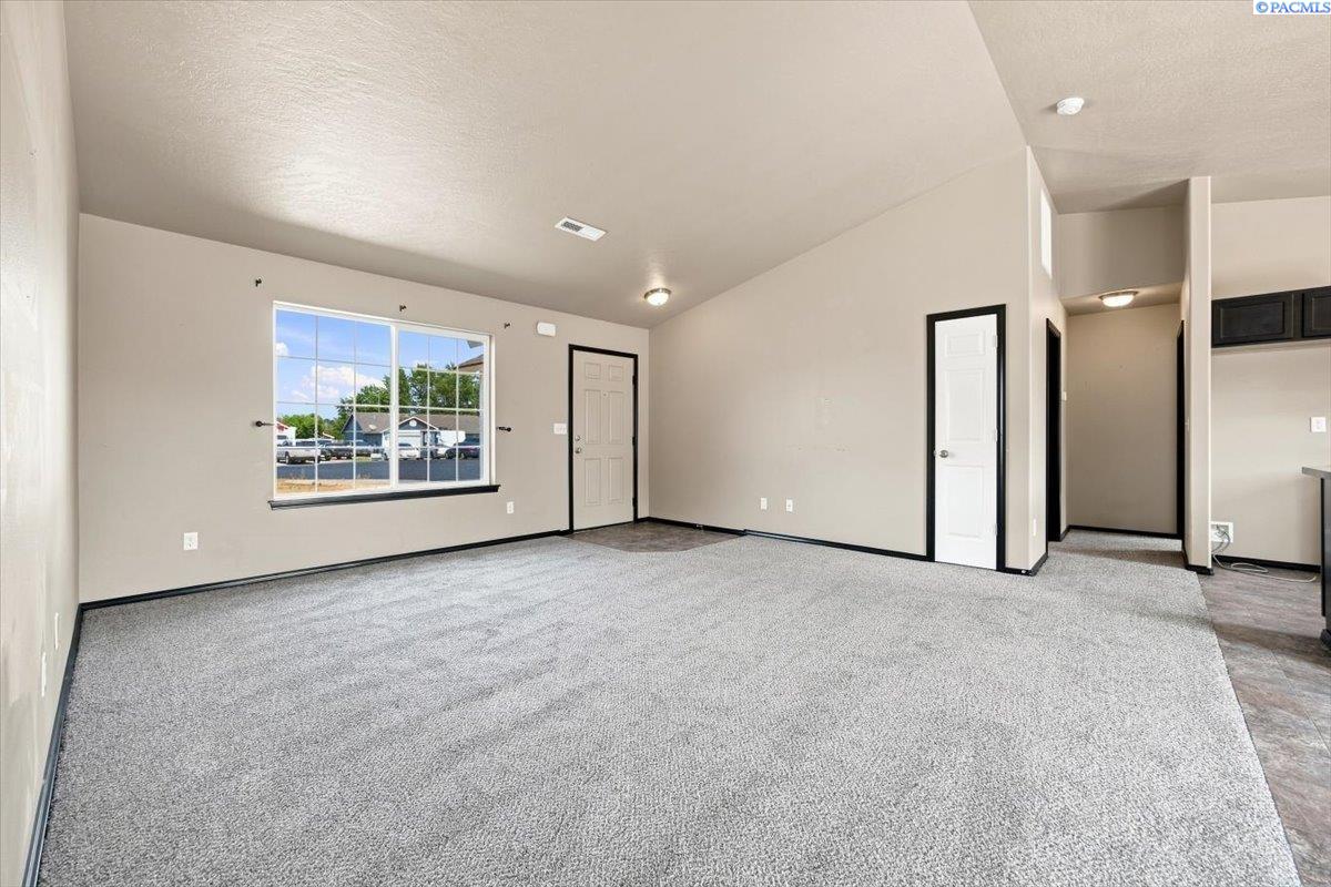 462 E 15th Pl, Kennewick, WA 99337