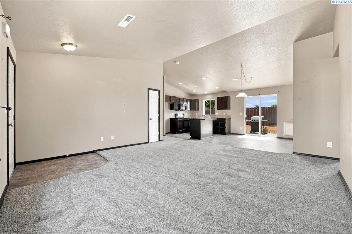 462 E 15th Pl, Kennewick, WA 99337