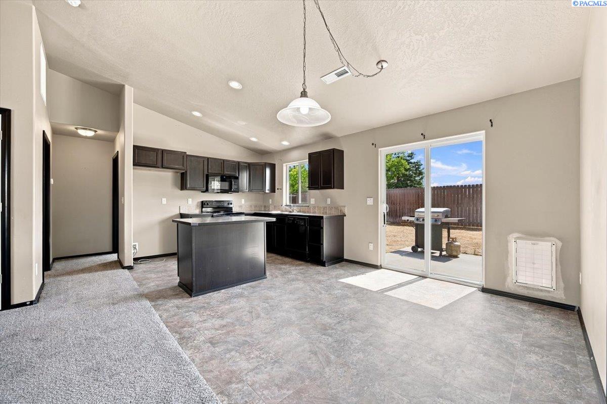 462 E 15th Pl, Kennewick, WA 99337