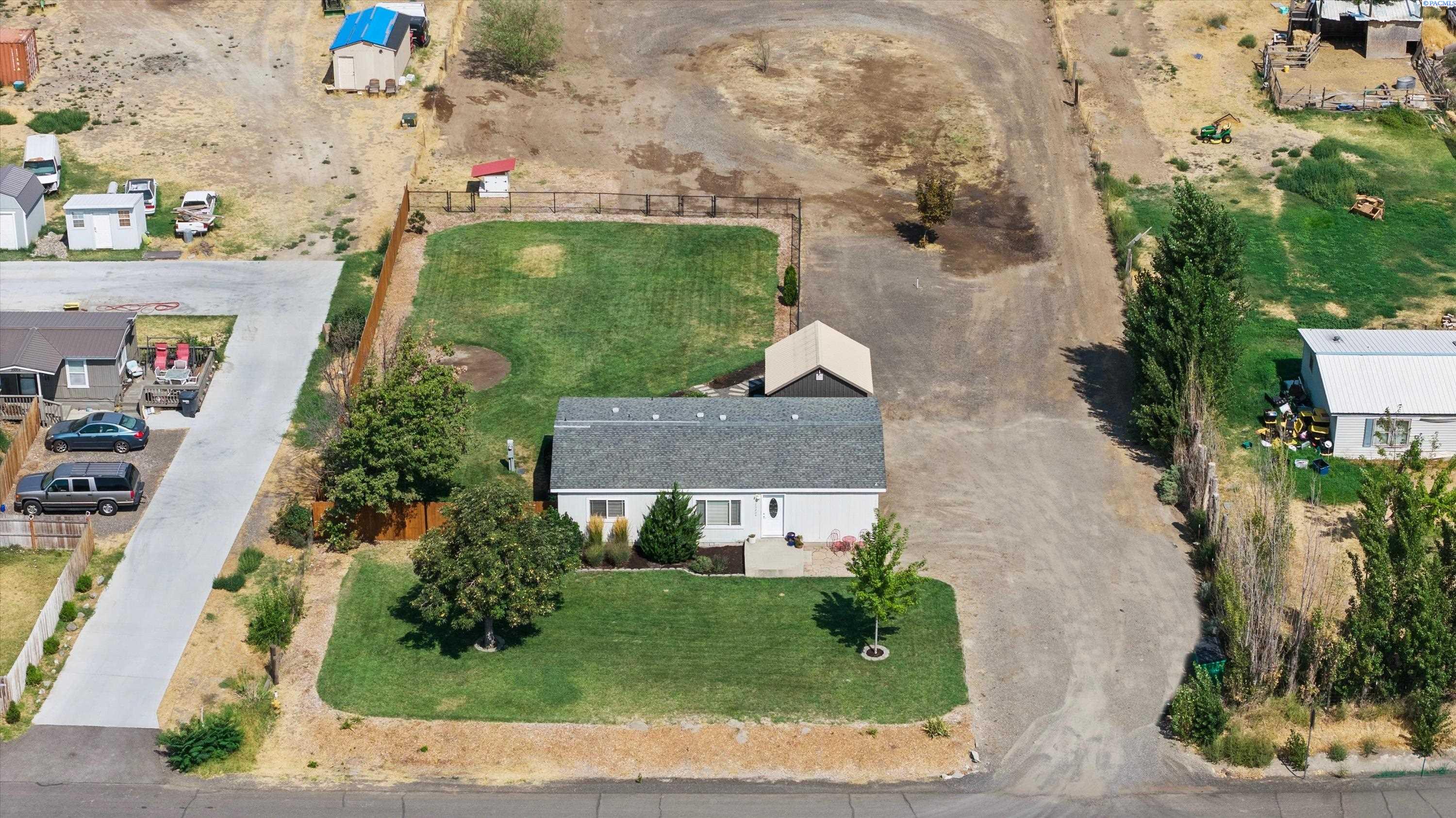 20204 E Bumgarner Dr, Benton City, WA 99320
