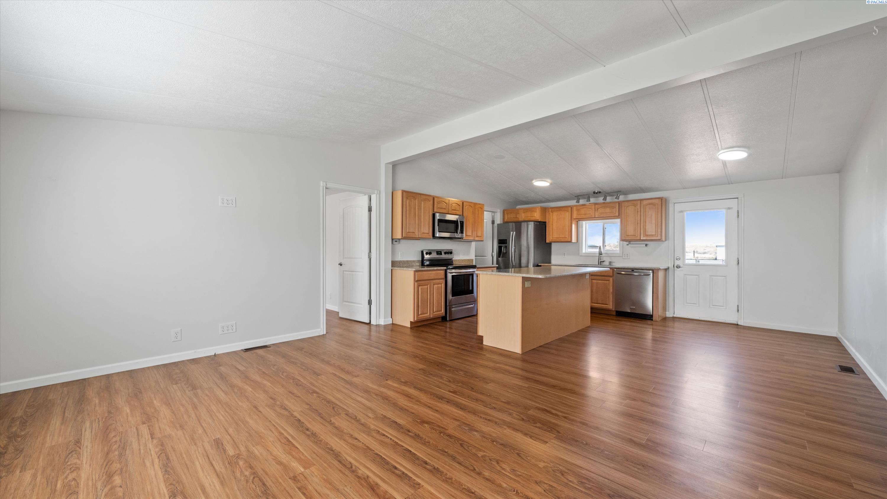 20204 E Bumgarner Dr, Benton City, WA 99320