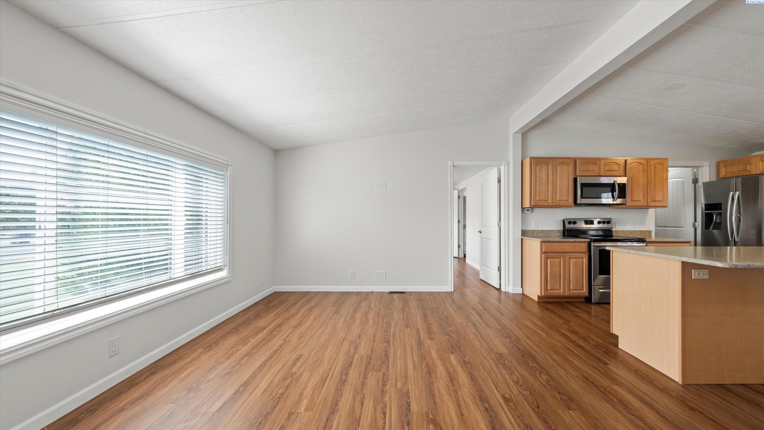 20204 E Bumgarner Dr, Benton City, WA 99320
