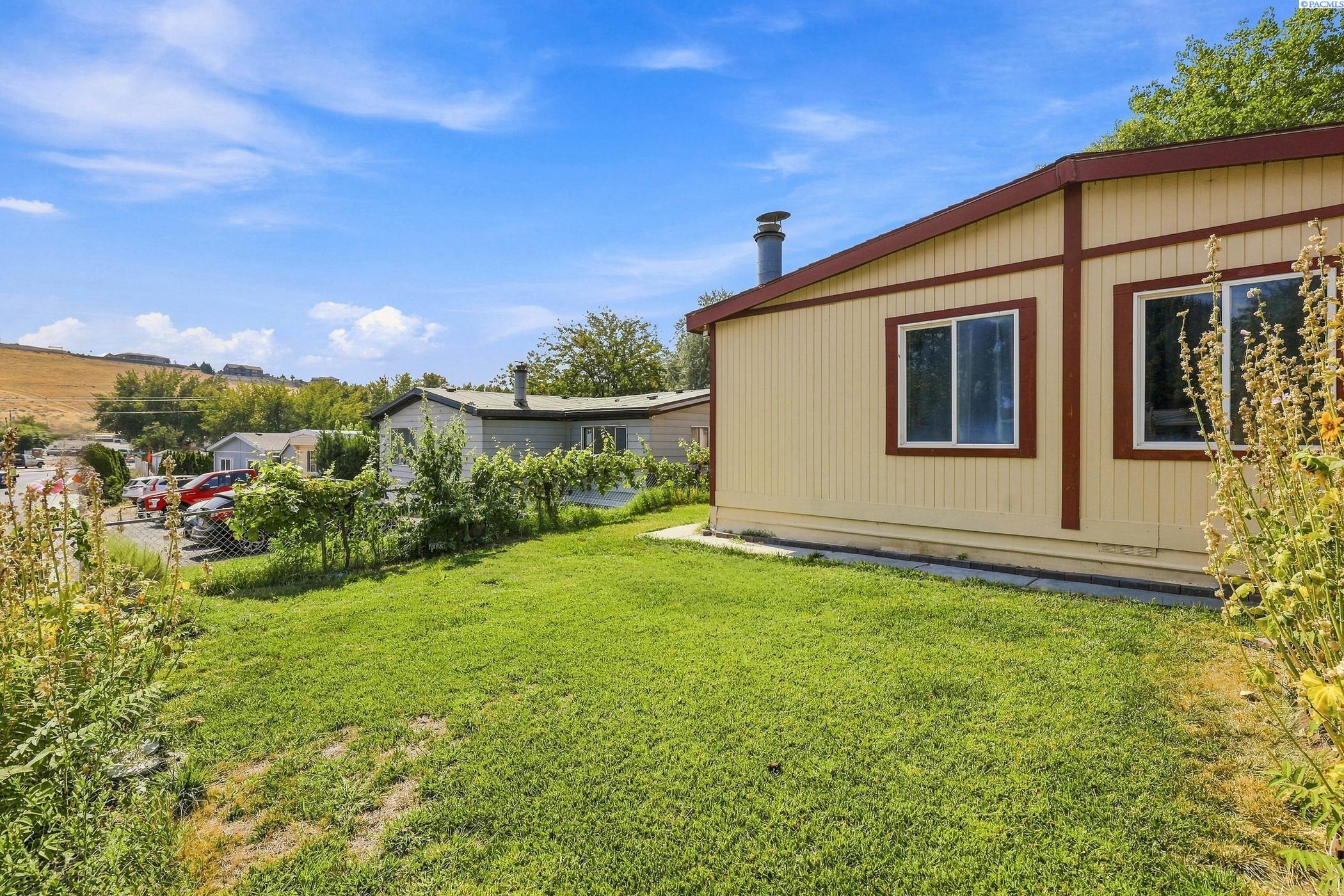 353 N 62nd St, West Richland, WA 99353