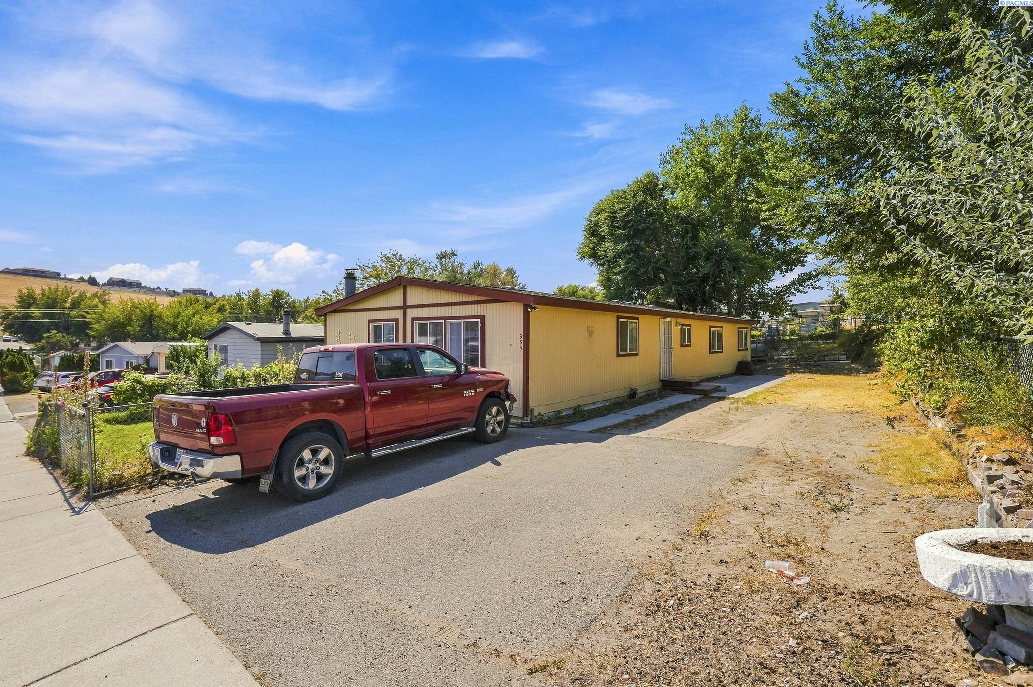 353 N 62nd St, West Richland, WA 99353