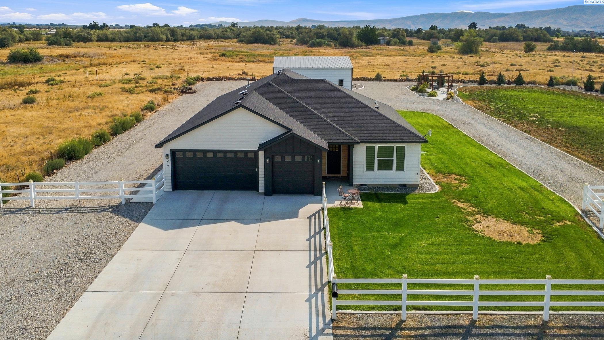 217 Lower County Line Rd, Prosser, WA 99350