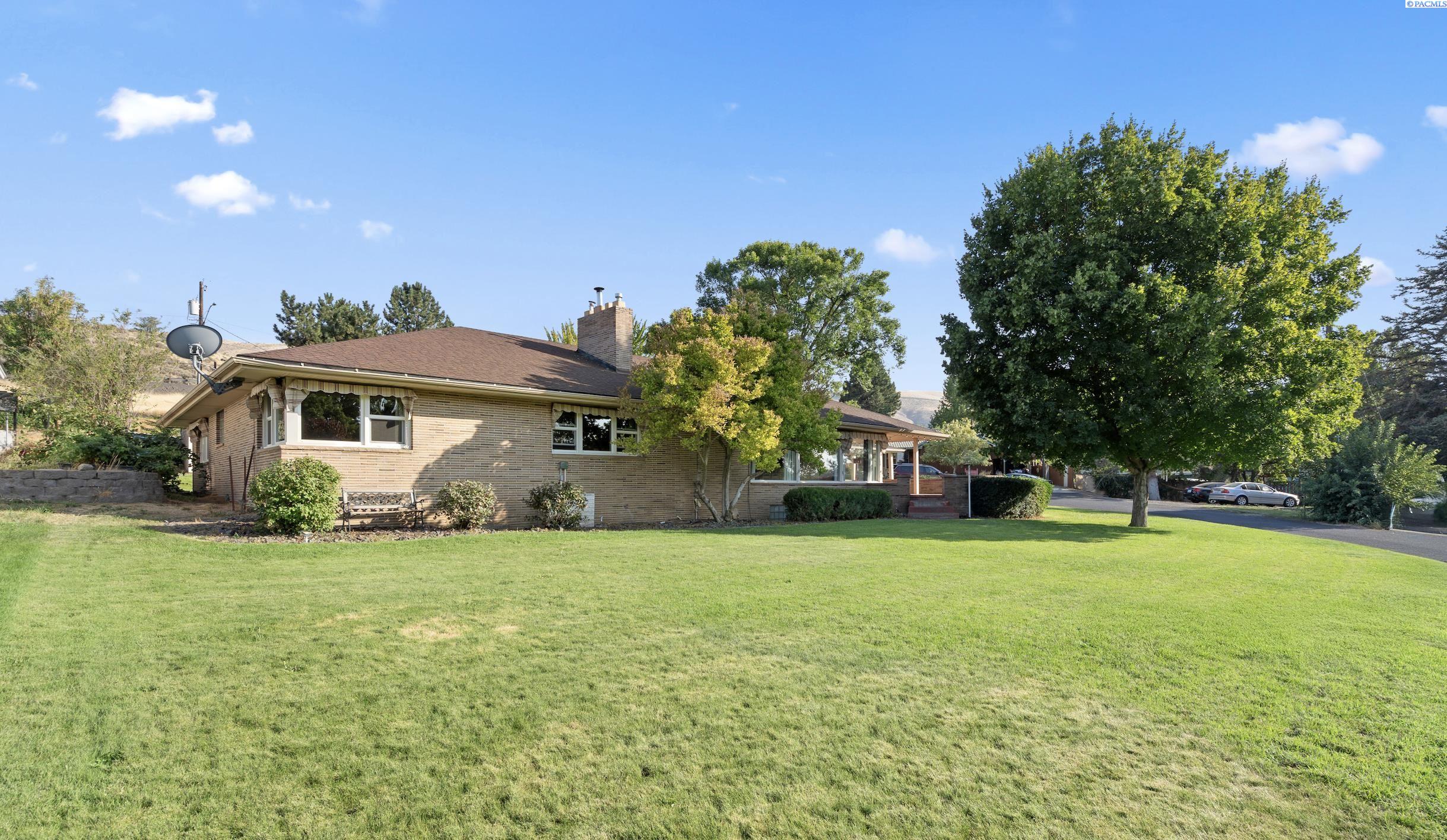 1059 Parker Ct, Prosser, WA 99350