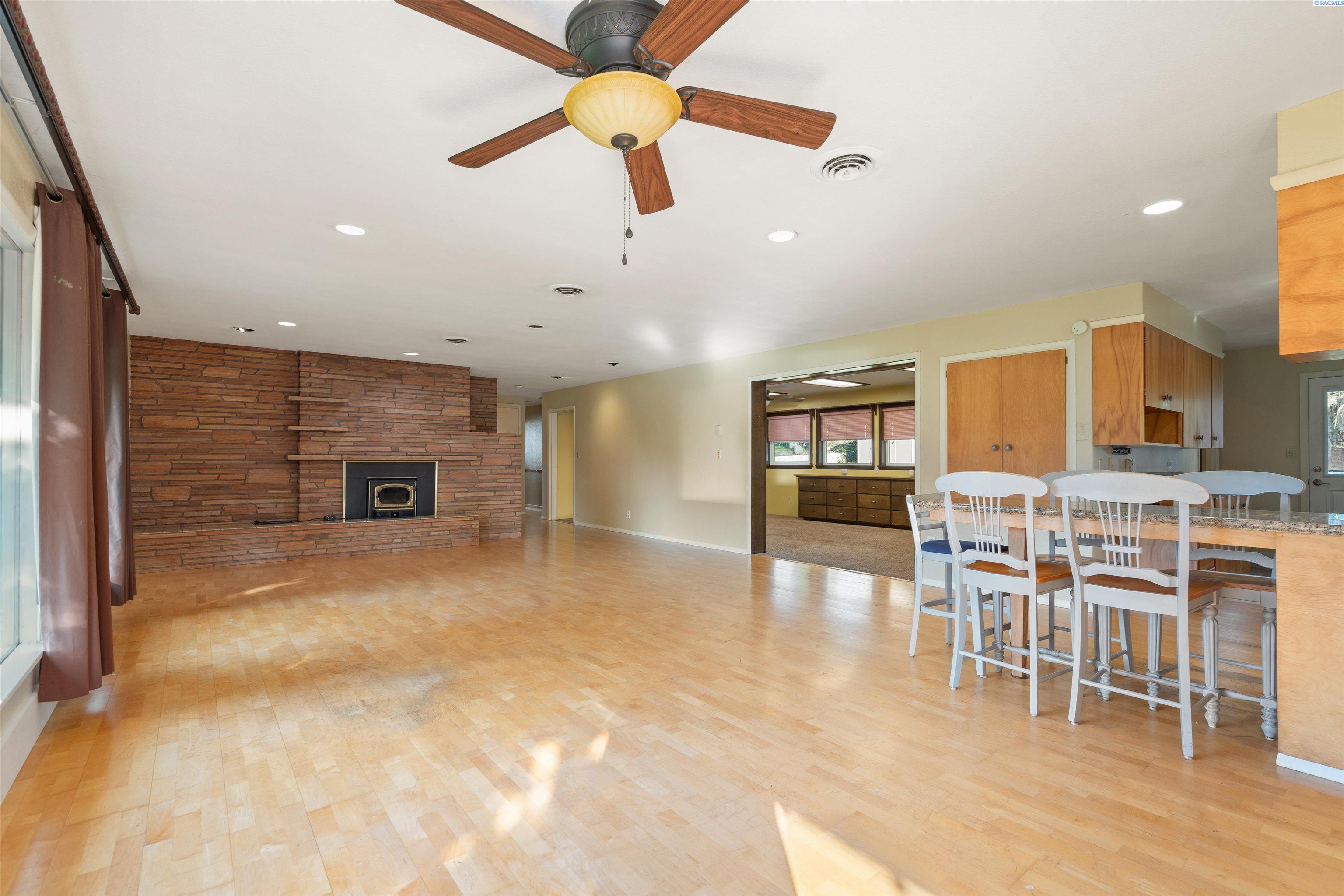 1059 Parker Ct, Prosser, WA 99350