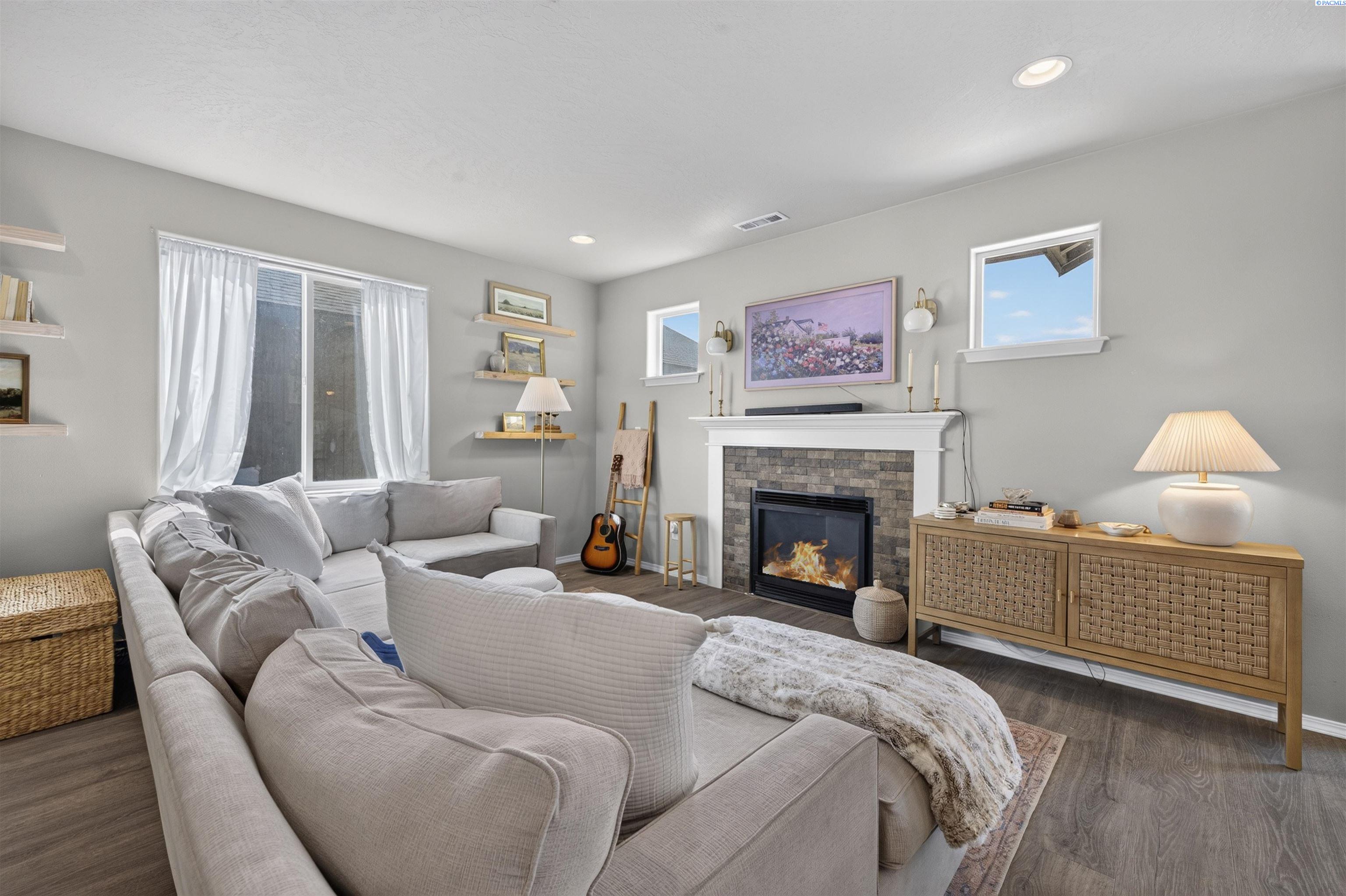 2351 W 23rd Ave, Kennewick, WA 99337