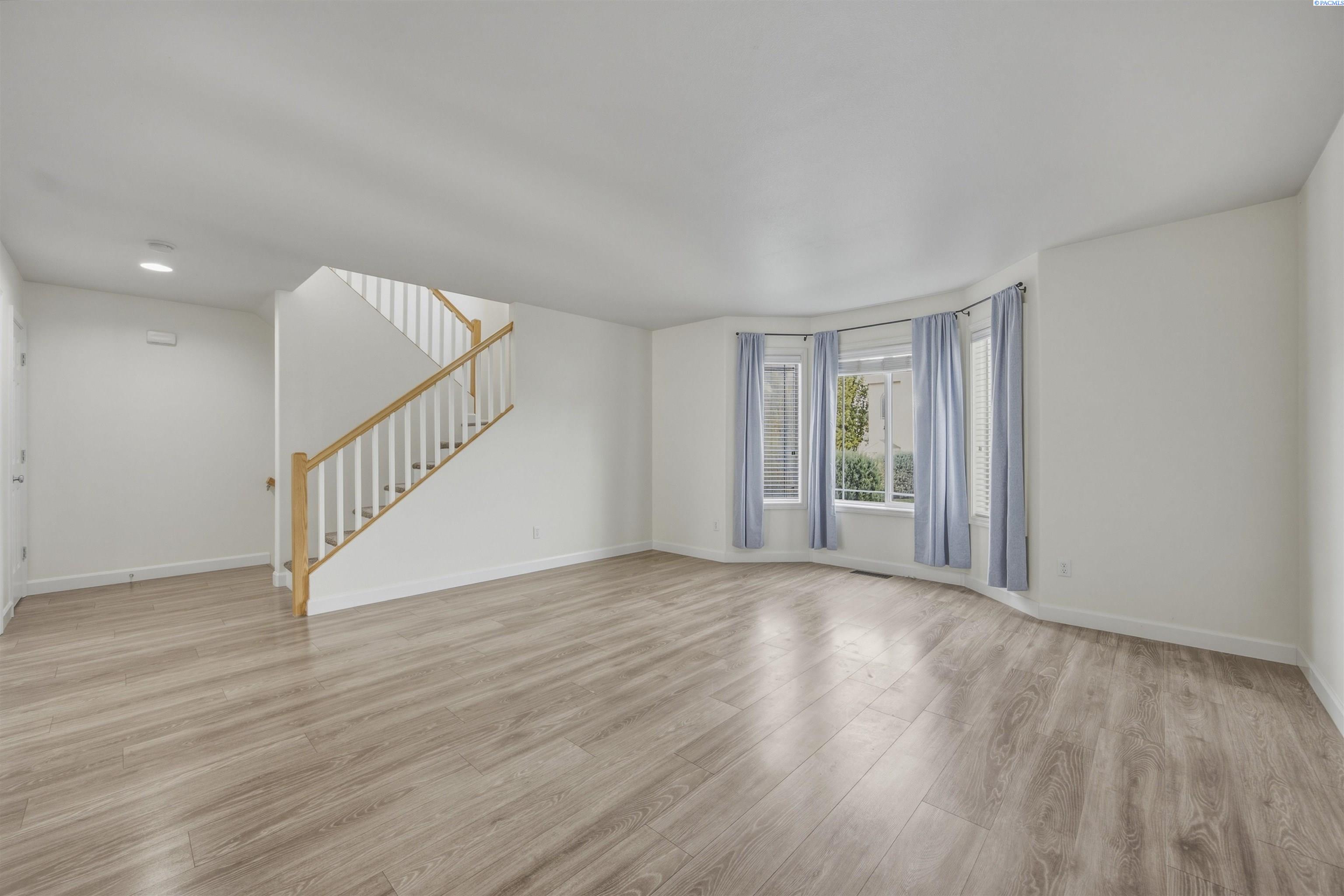 4911 Guemes Ln, Pasco, WA 99301