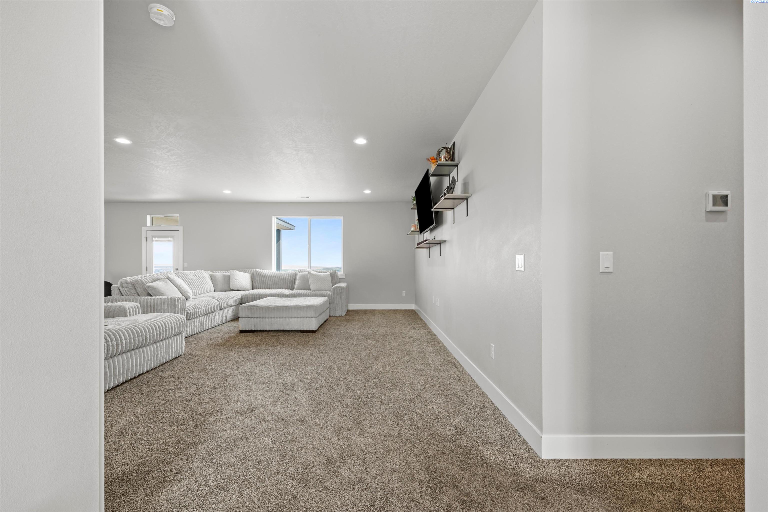 21004 E Plum Pl, Benton City, WA 99320