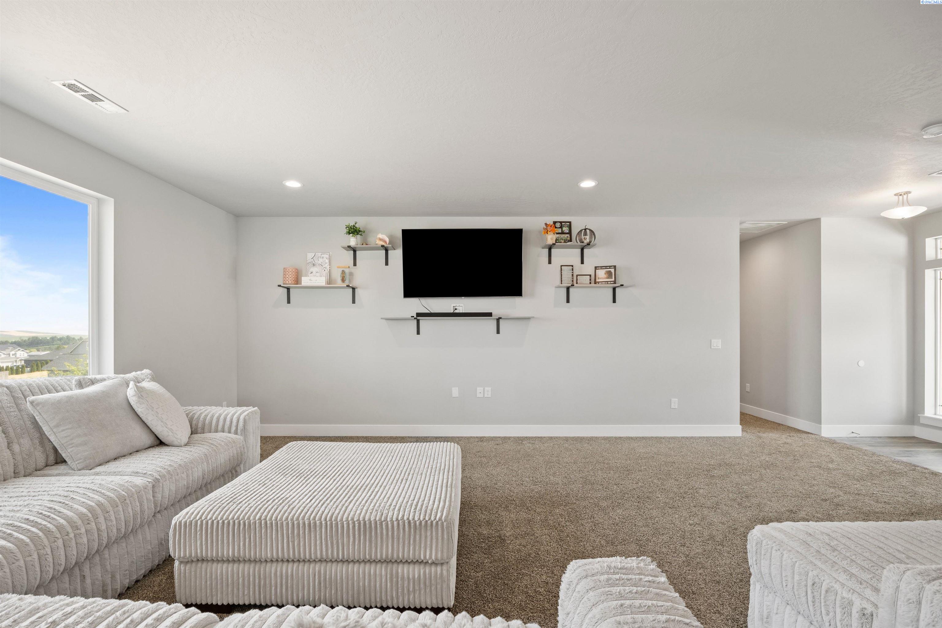21004 E Plum Pl, Benton City, WA 99320