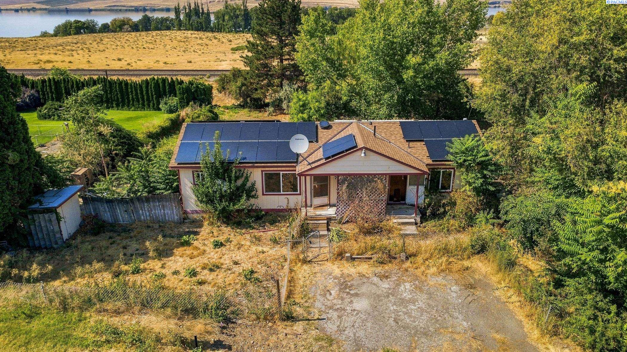 227 Lakeview Dr, Burbank, WA 99323