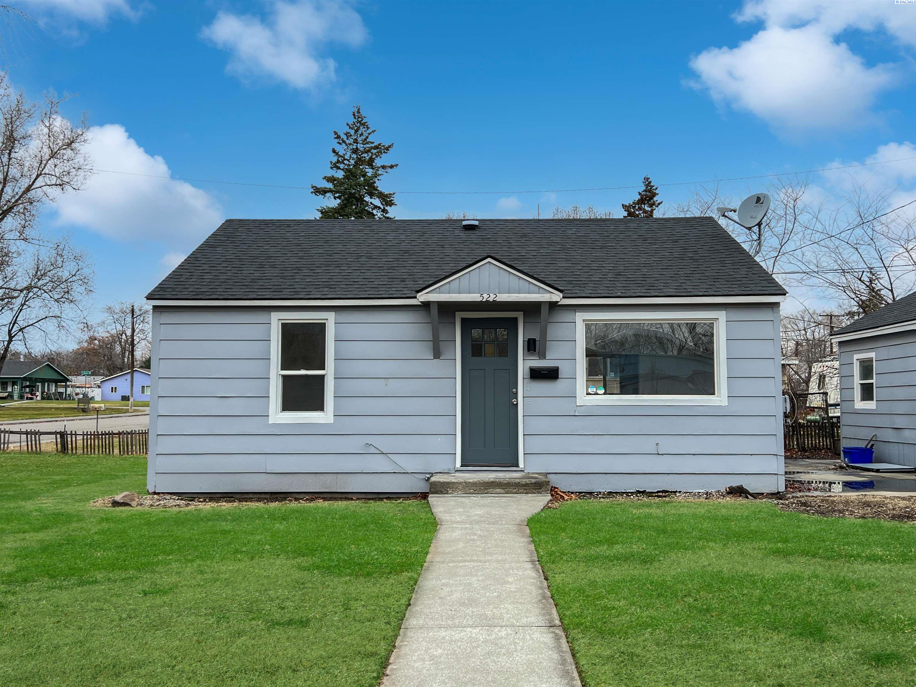 522 S Date St, Kennewick, WA 99336