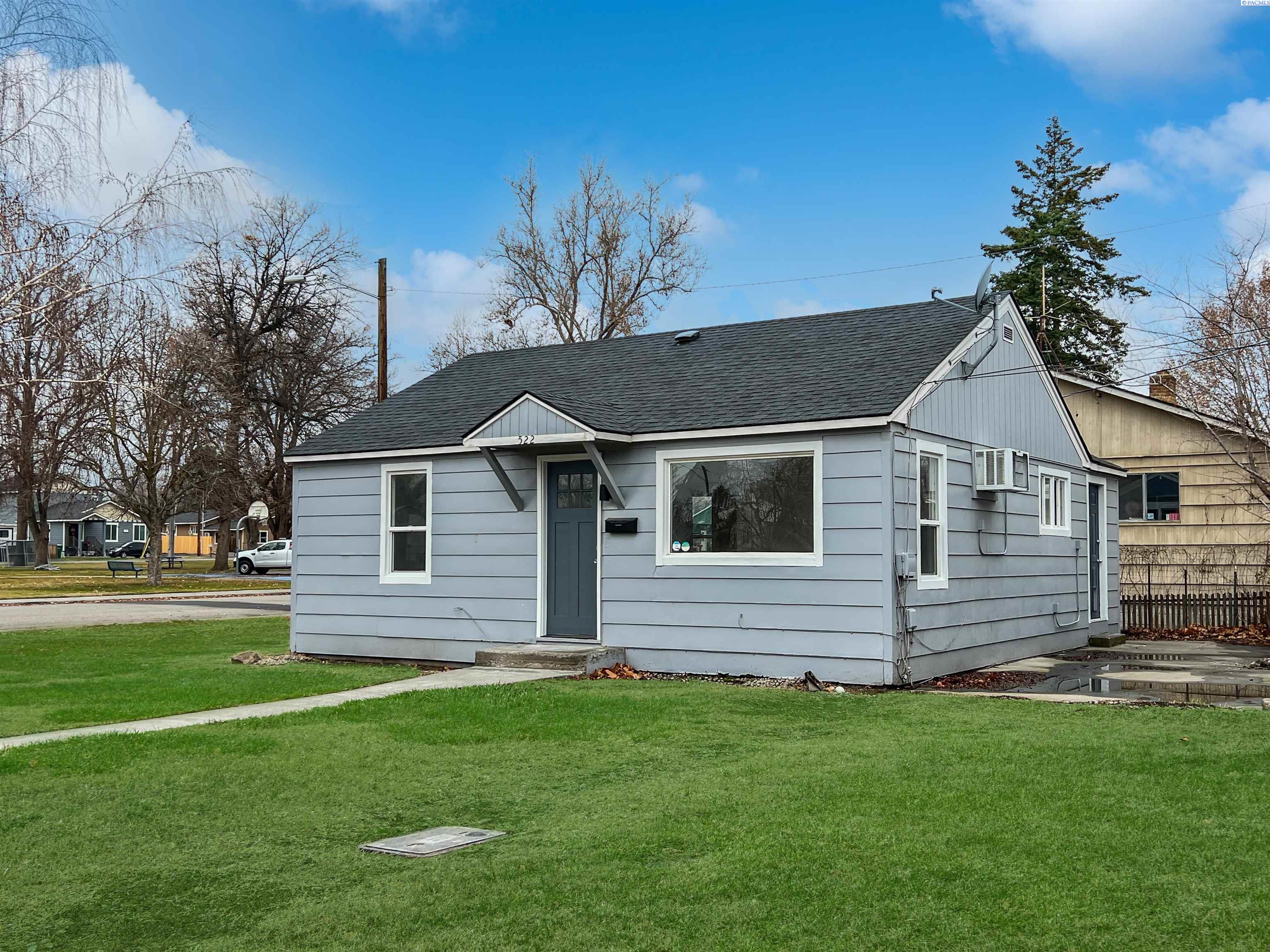 522 S Date St, Kennewick, WA 99336