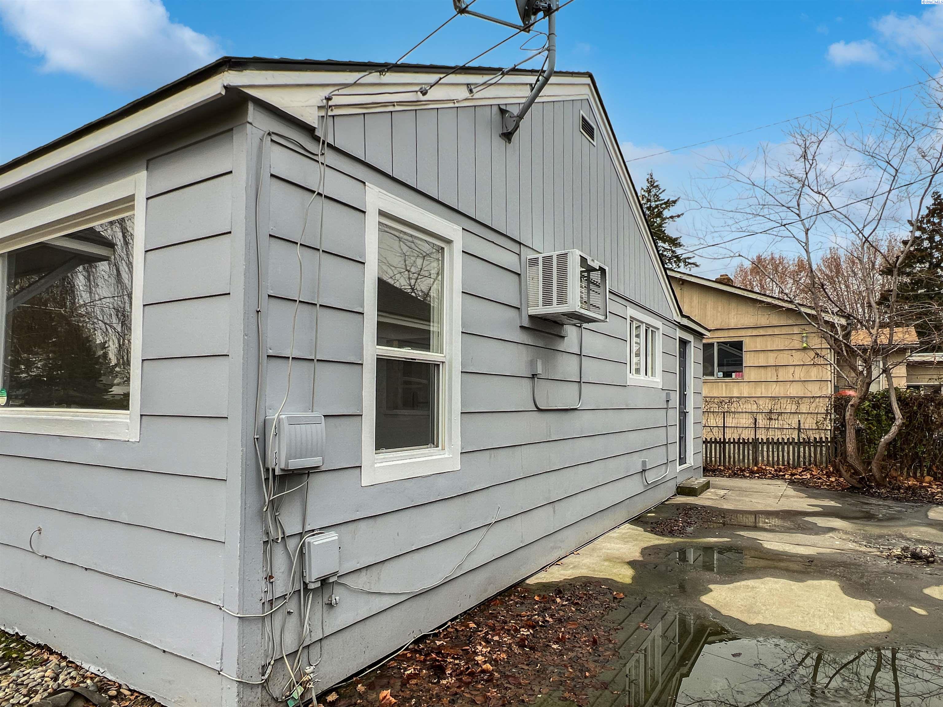 522 S Date St, Kennewick, WA 99336