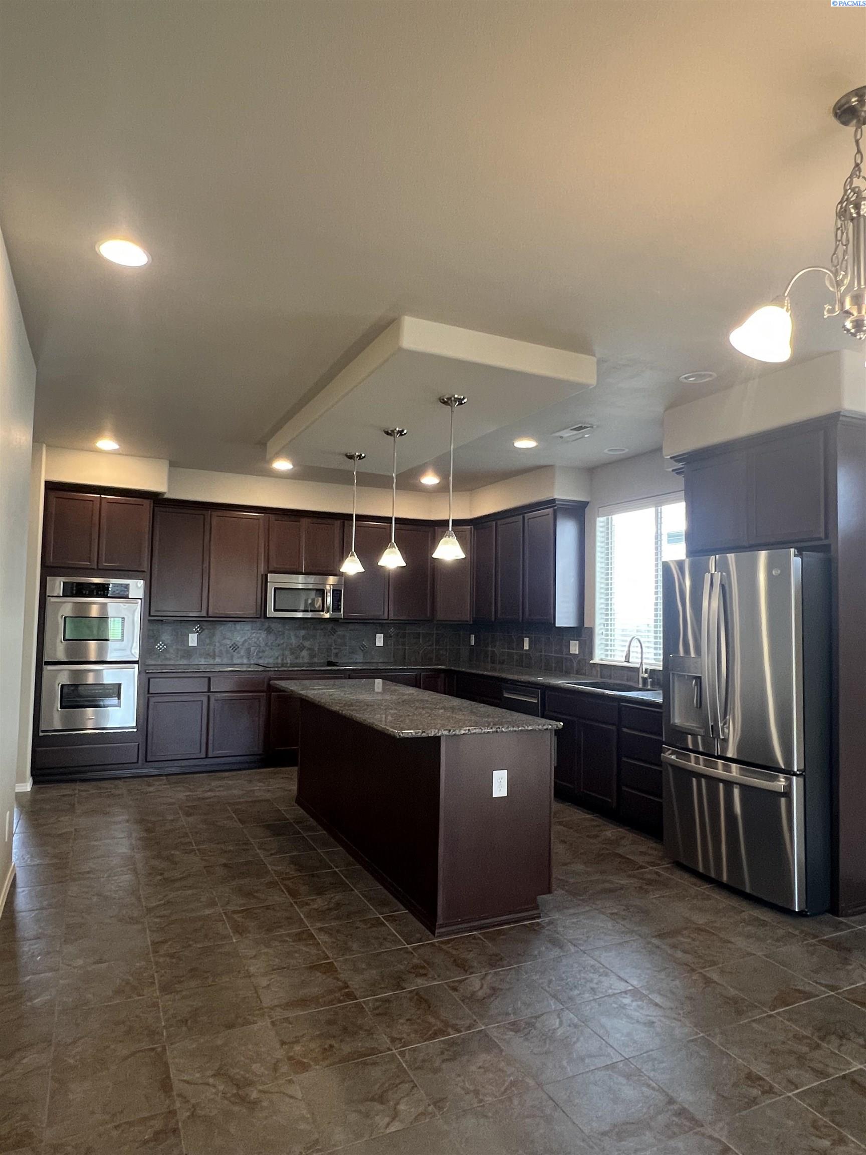 3001 S Dawes St, Kennewick, WA 99338
