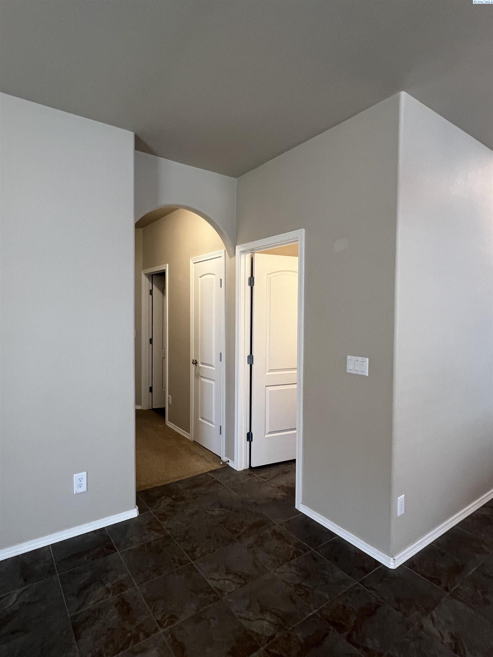 3001 S Dawes St, Kennewick, WA 99338