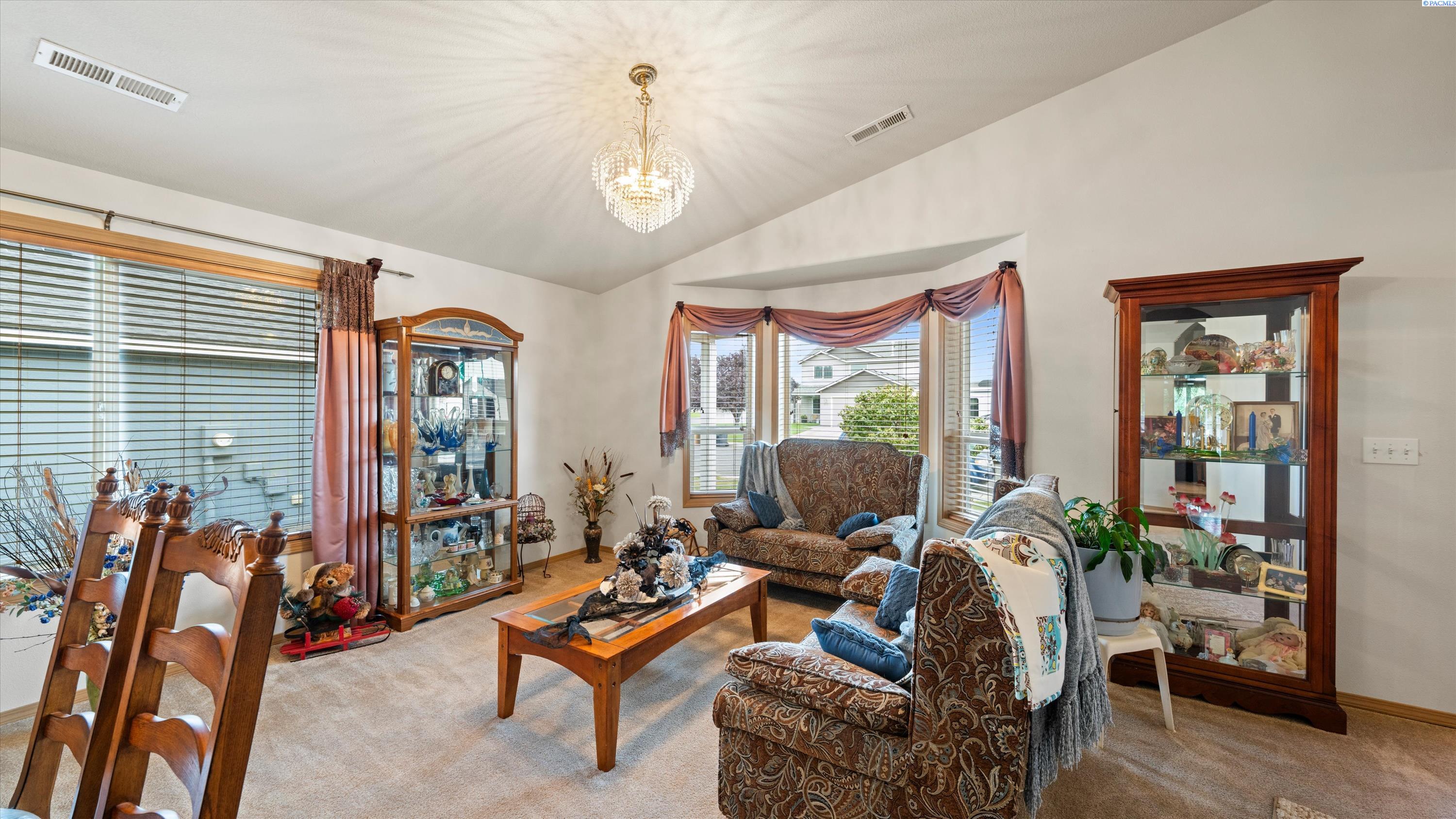 5712 Fillmore Dr, Pasco, WA 99301