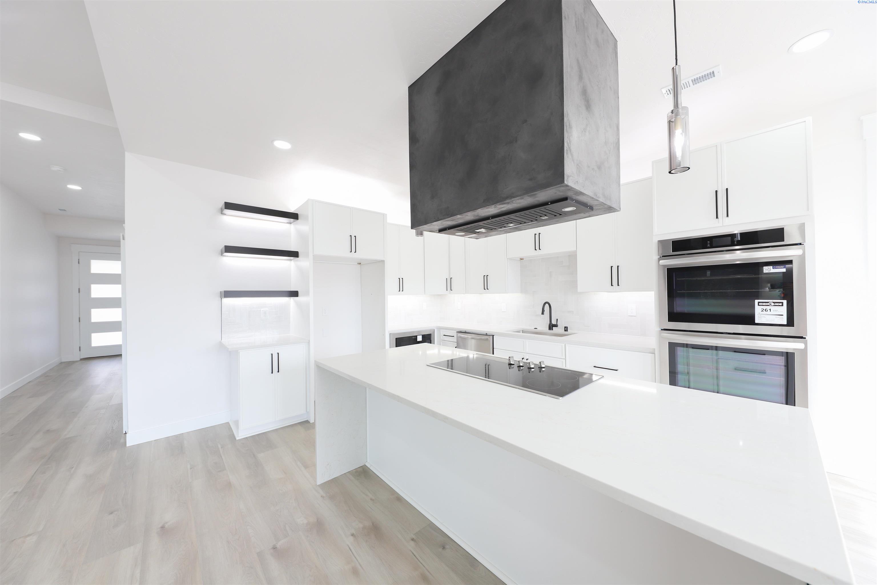 4126 S Kingwood St, Kennewick, WA 99337
