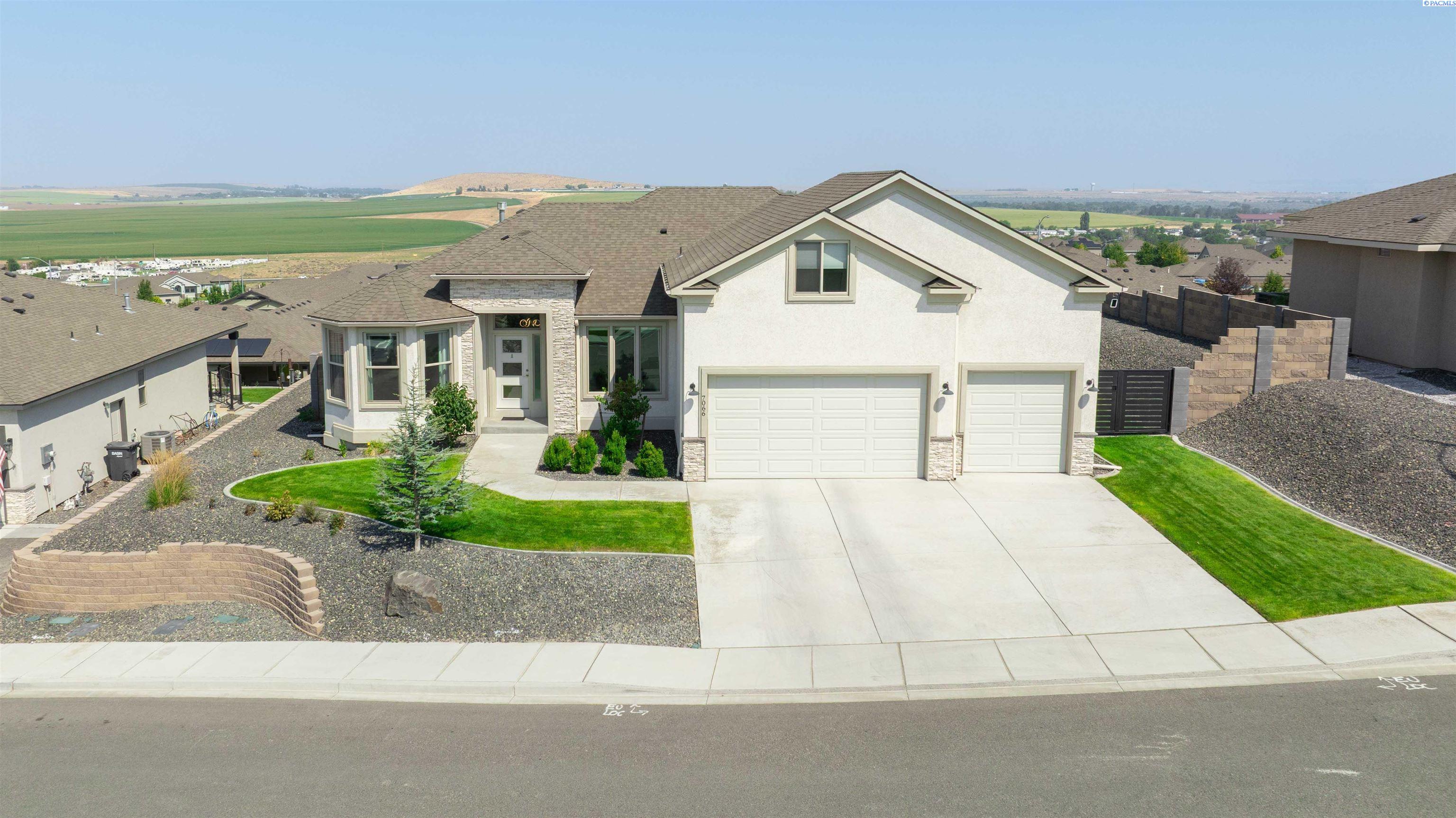 7066 Corsica St, West Richland, WA 99353