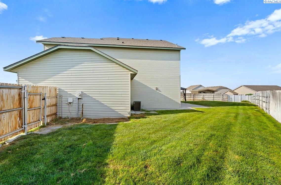 5813 Ramus Ln, Pasco, WA 99301