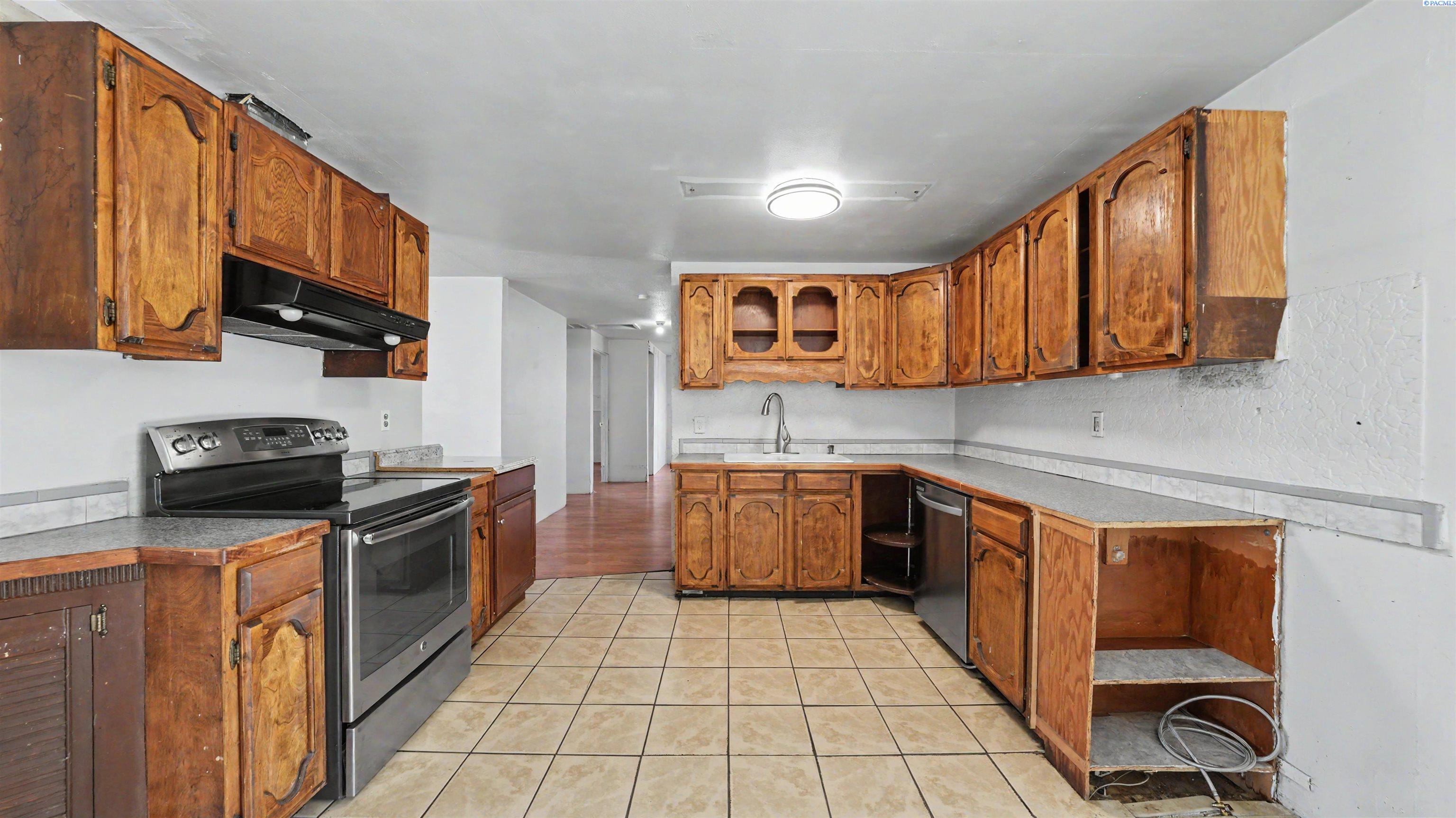 1612 W Brown St, Pasco, WA 99301