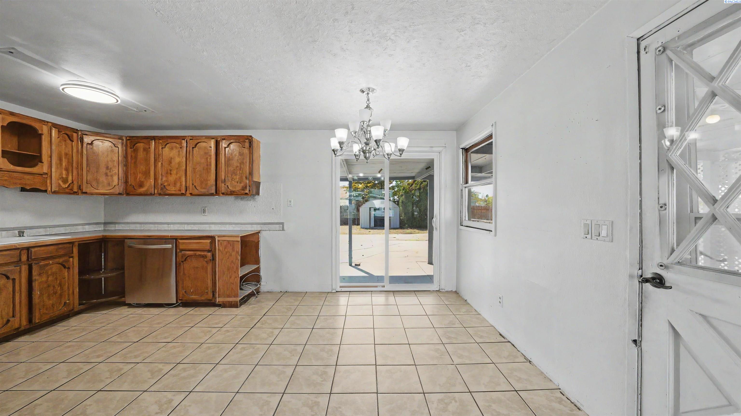 1612 W Brown St, Pasco, WA 99301