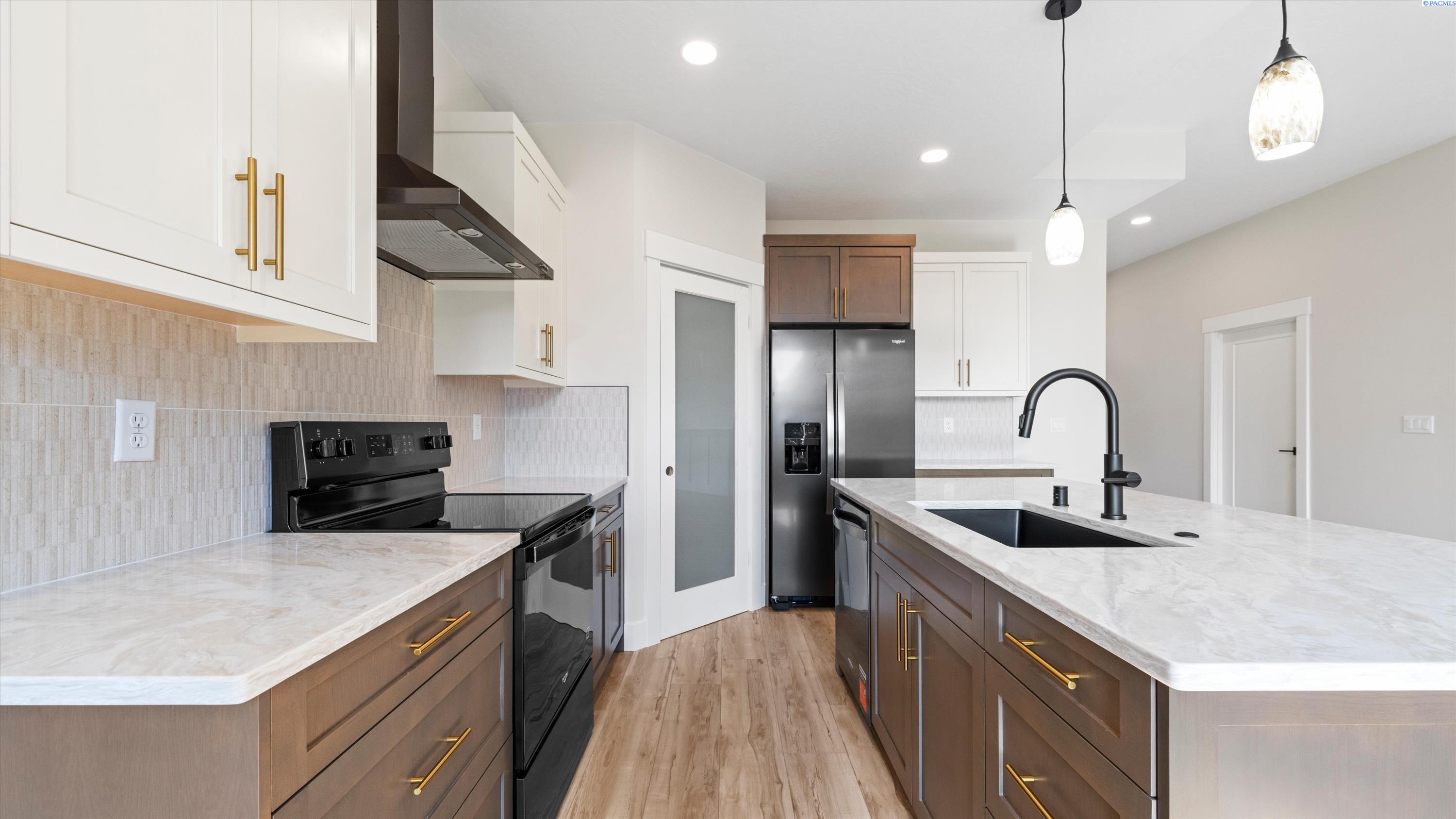 6509 Rd 90, Pasco, WA 99301