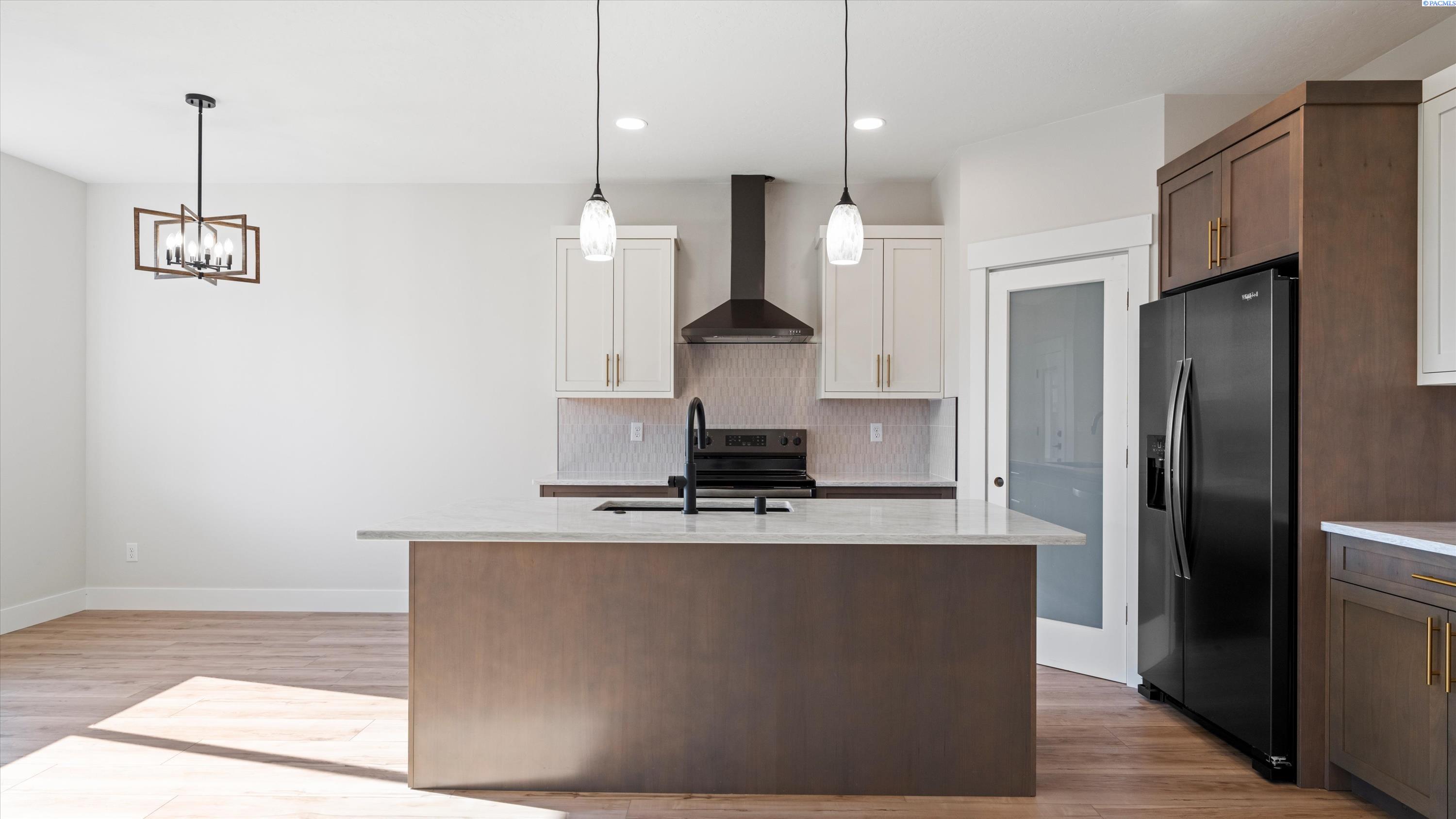 6509 Rd 90, Pasco, WA 99301