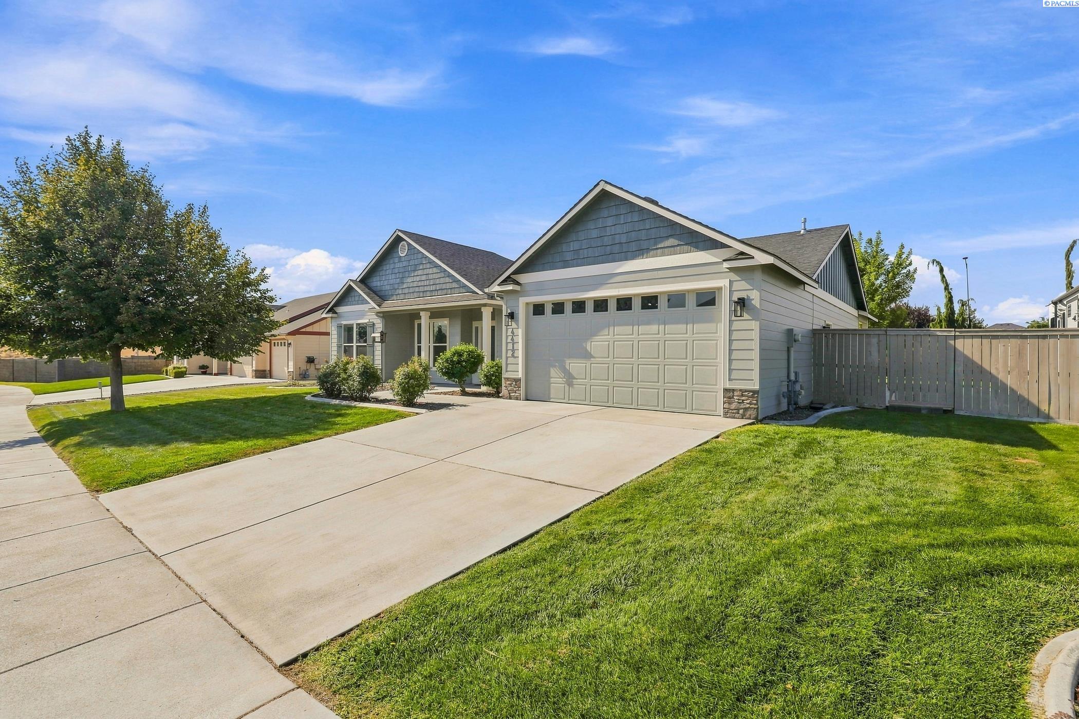 4412 Meadow View Dr, Pasco, WA 99301