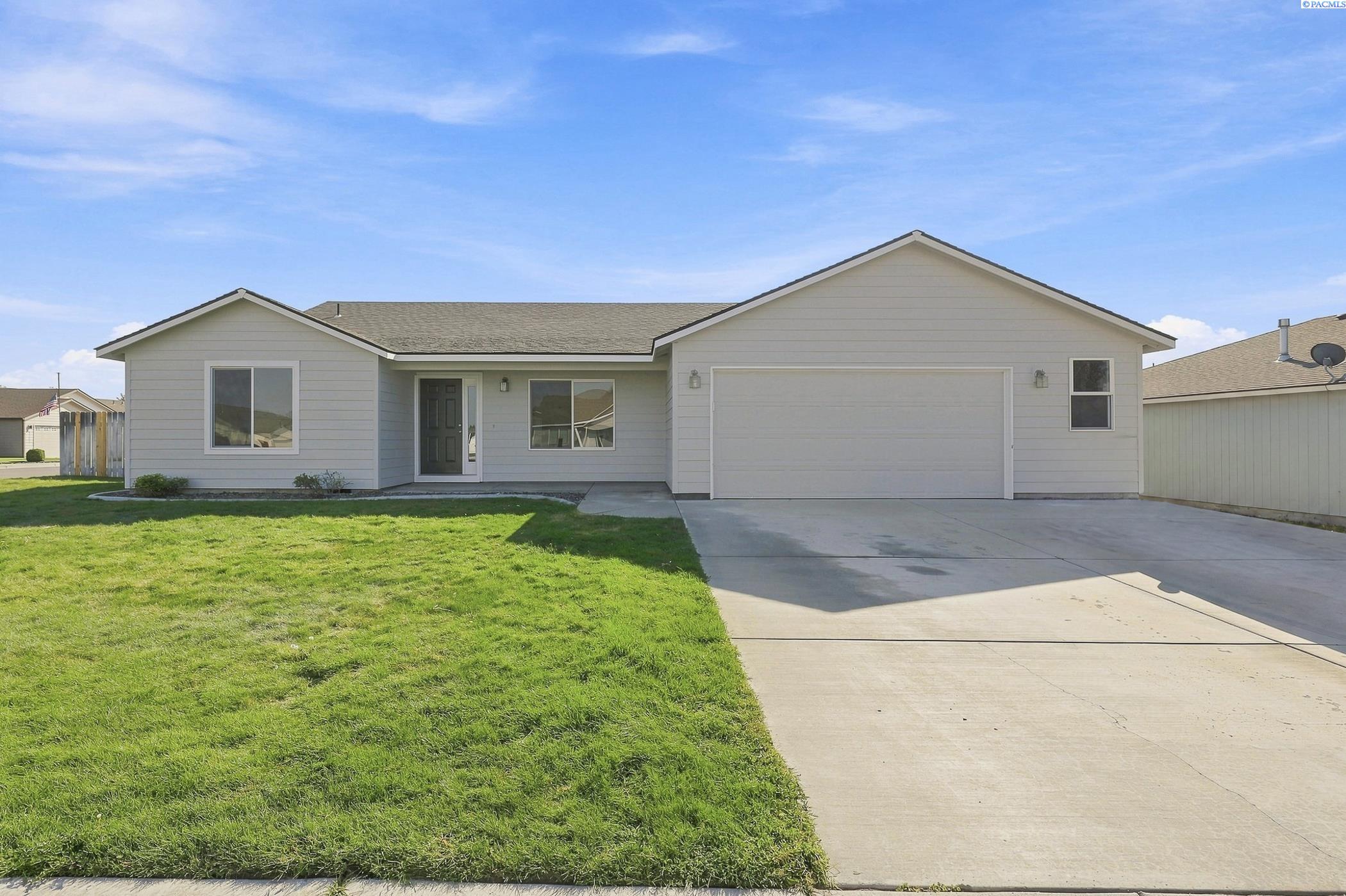 5519 Arthur Ln, Pasco, WA 99301