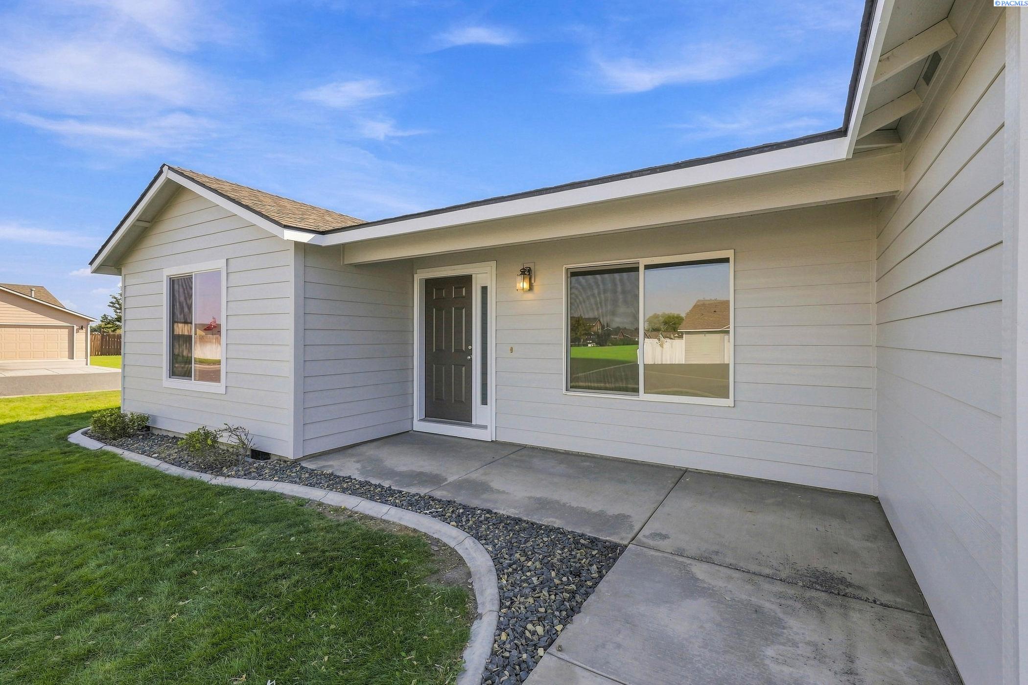 5519 Arthur Ln, Pasco, WA 99301