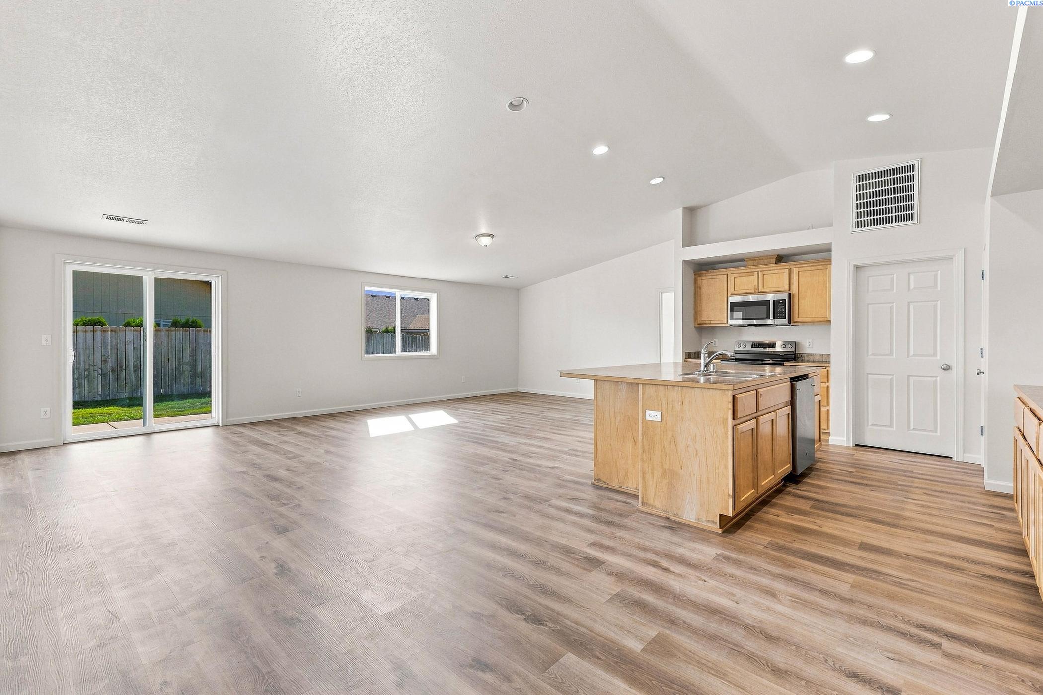 5519 Arthur Ln, Pasco, WA 99301