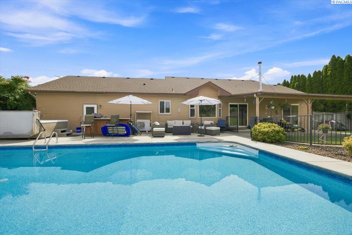8607 Maple, Pasco, WA 99301