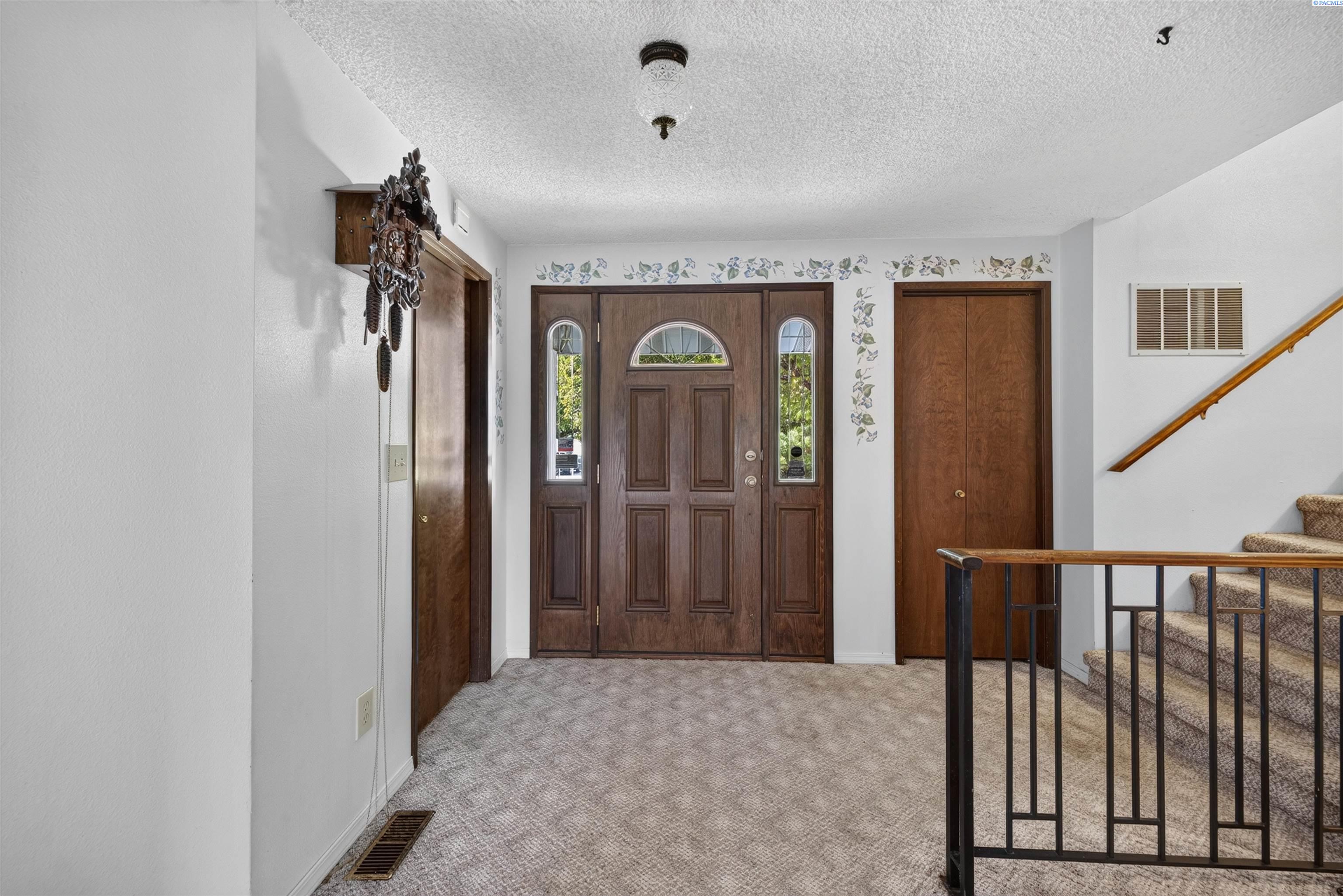 1964 Birch Ave, Richland, WA 99354