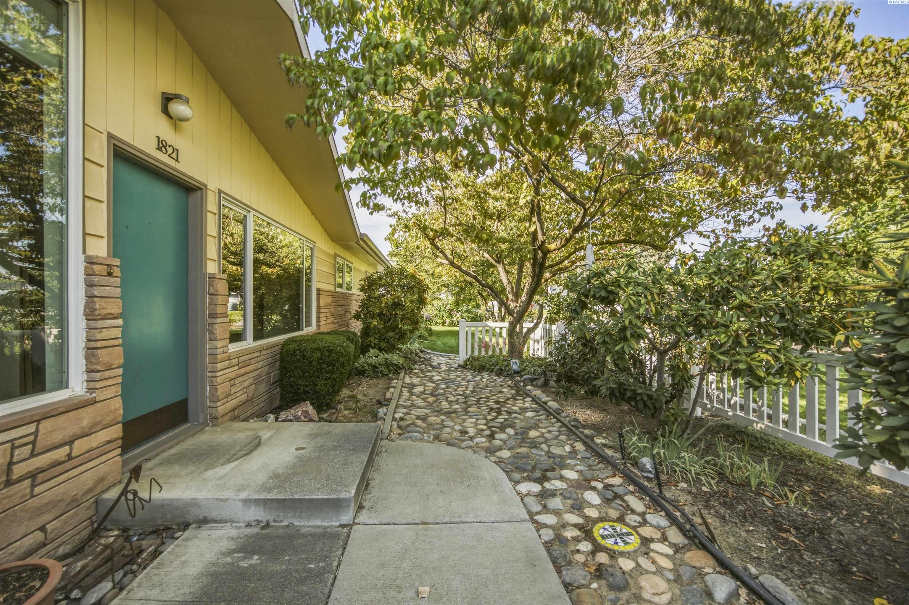 1821 Thayer Dr, Richland, WA 99354