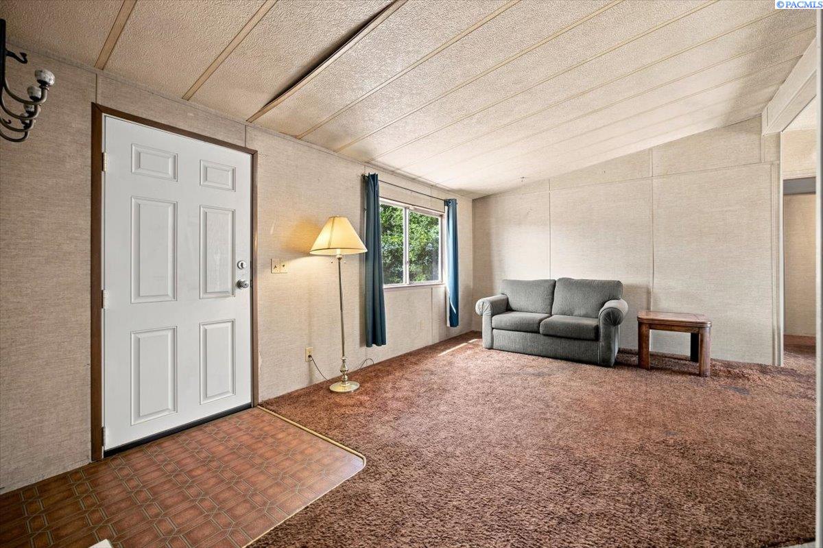 1606 N Harrington Rd, West Richland, WA 99353