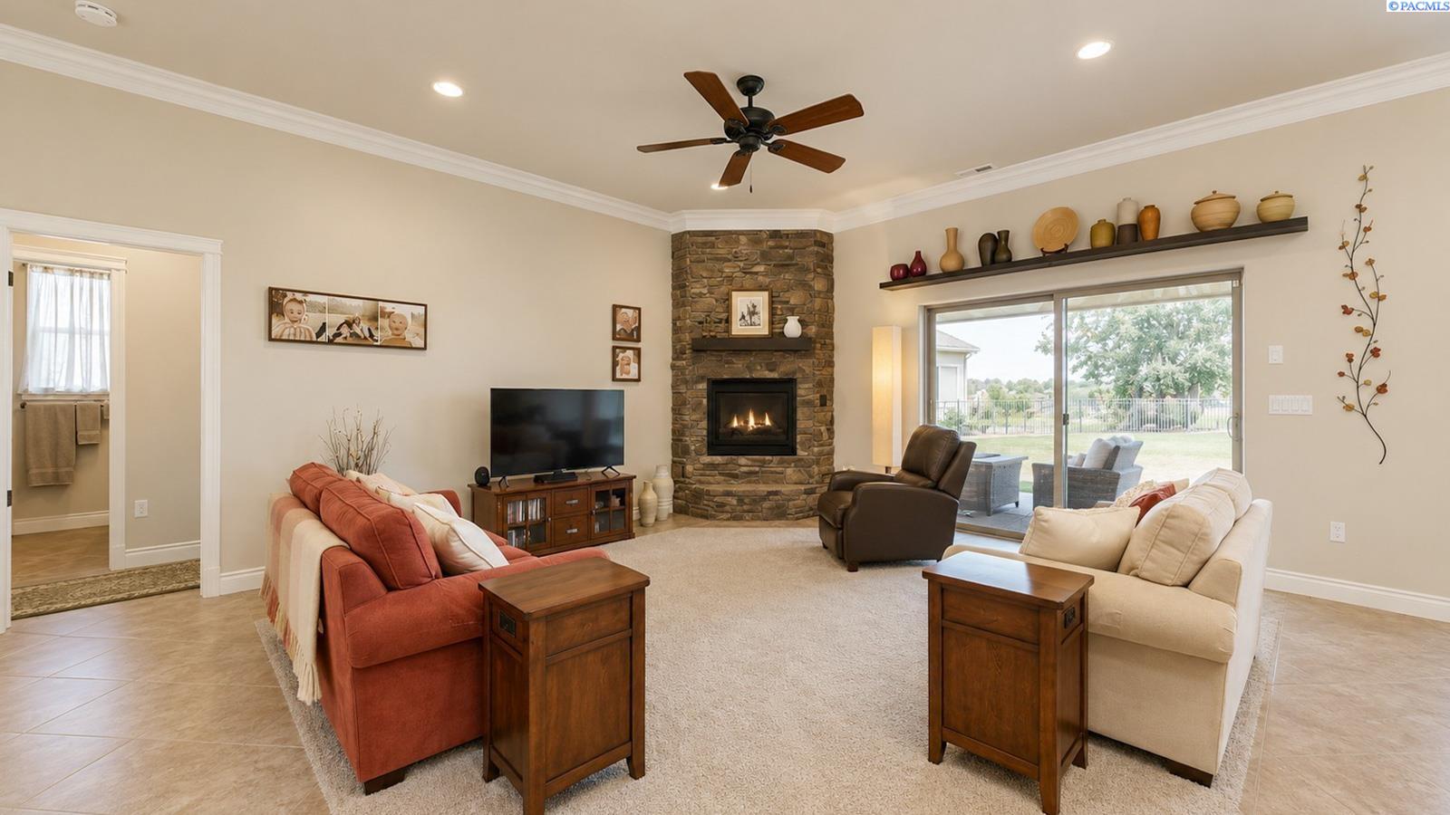 2994 Riverbend Dr, Richland, WA 99354