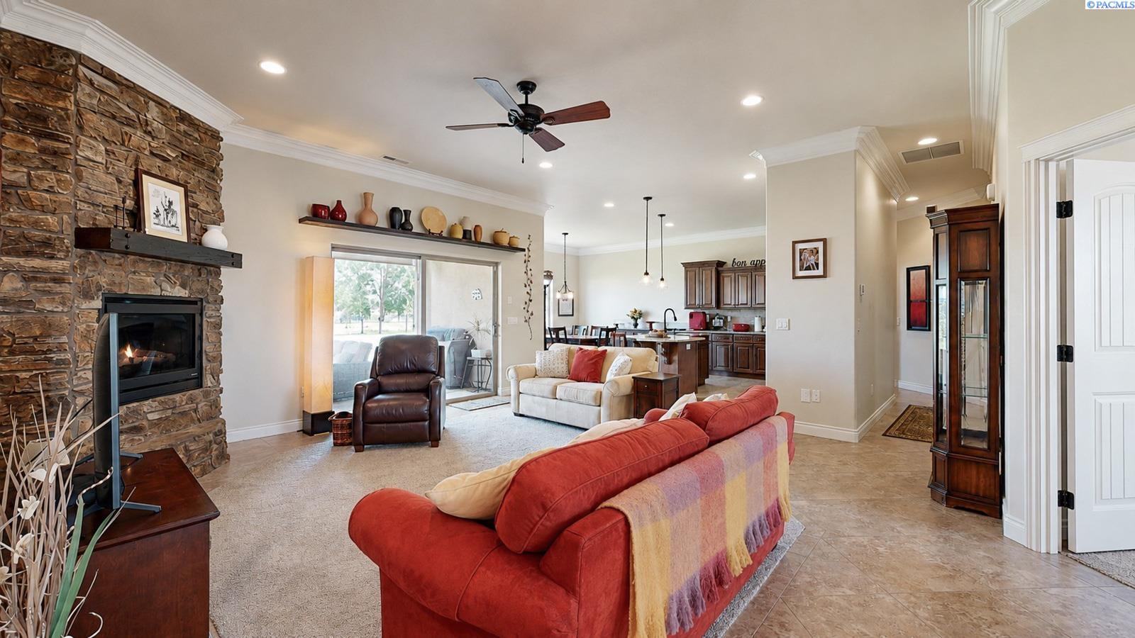 2994 Riverbend Dr, Richland, WA 99354