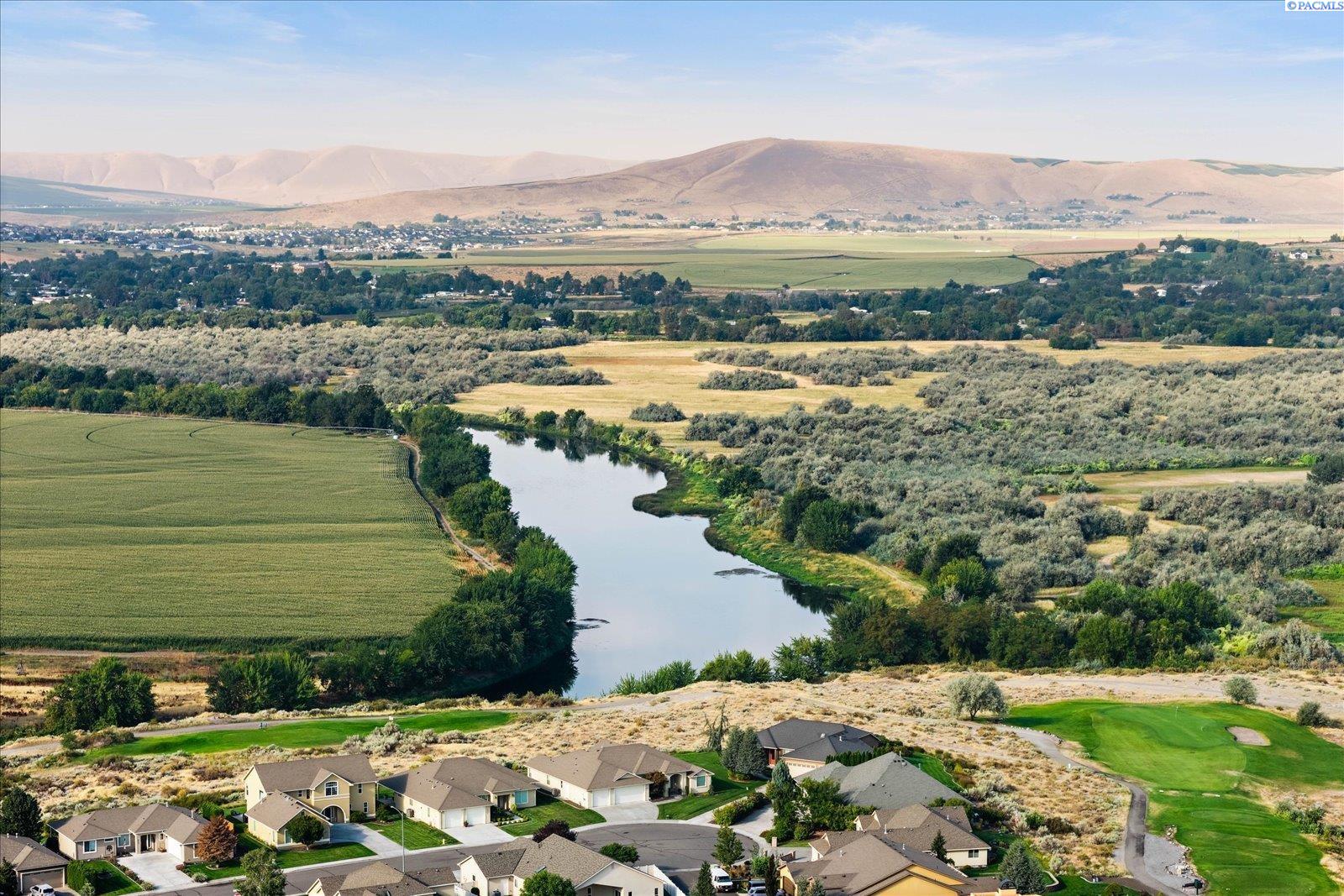 2989 Redrock Ridge Loop, Richland, WA 99354