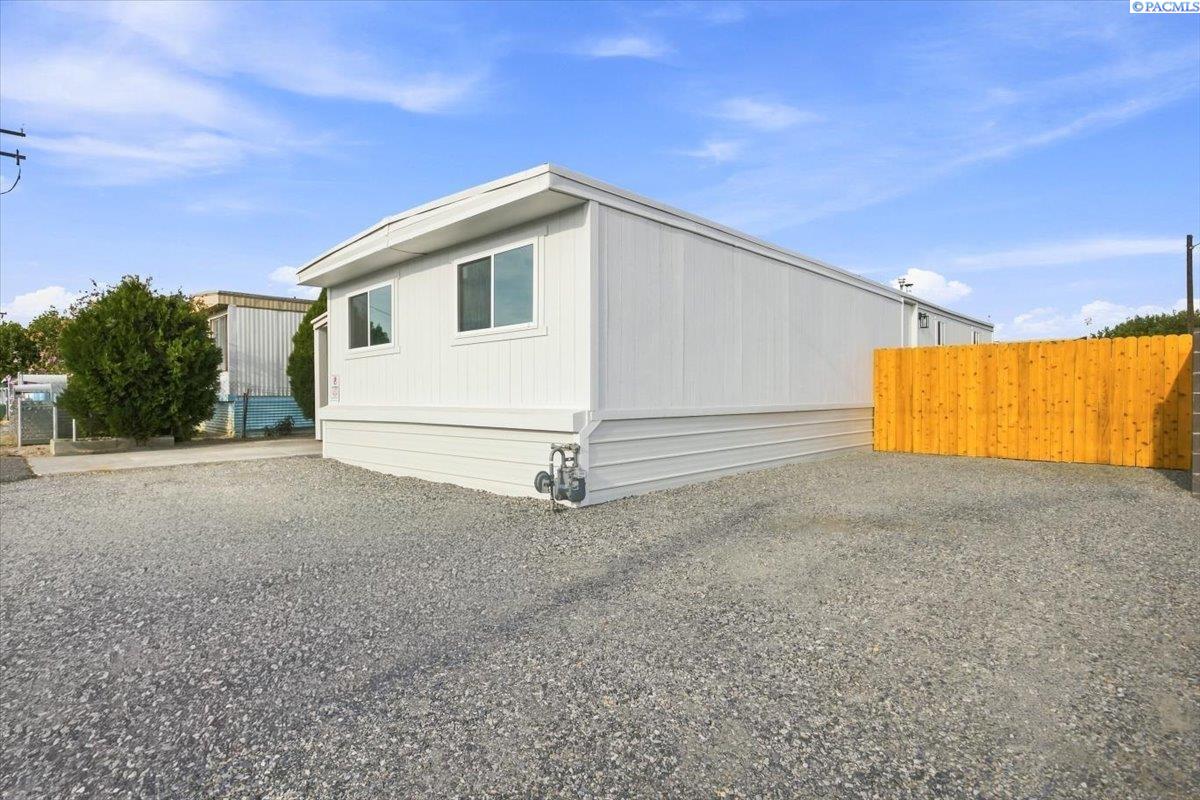 700 N Road 32 #1 #1, Pasco, WA 99301
