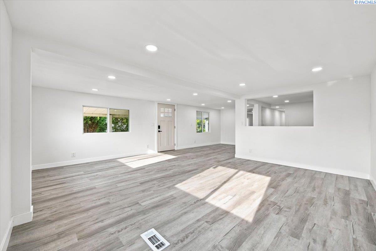 700 N Road 32 #1 #1, Pasco, WA 99301
