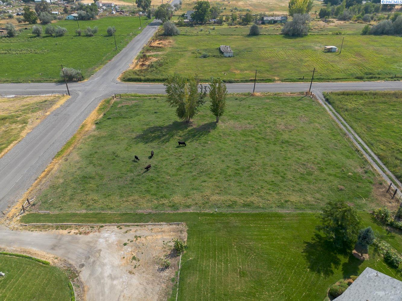 1915 Jones Rd, Richland, WA 99354