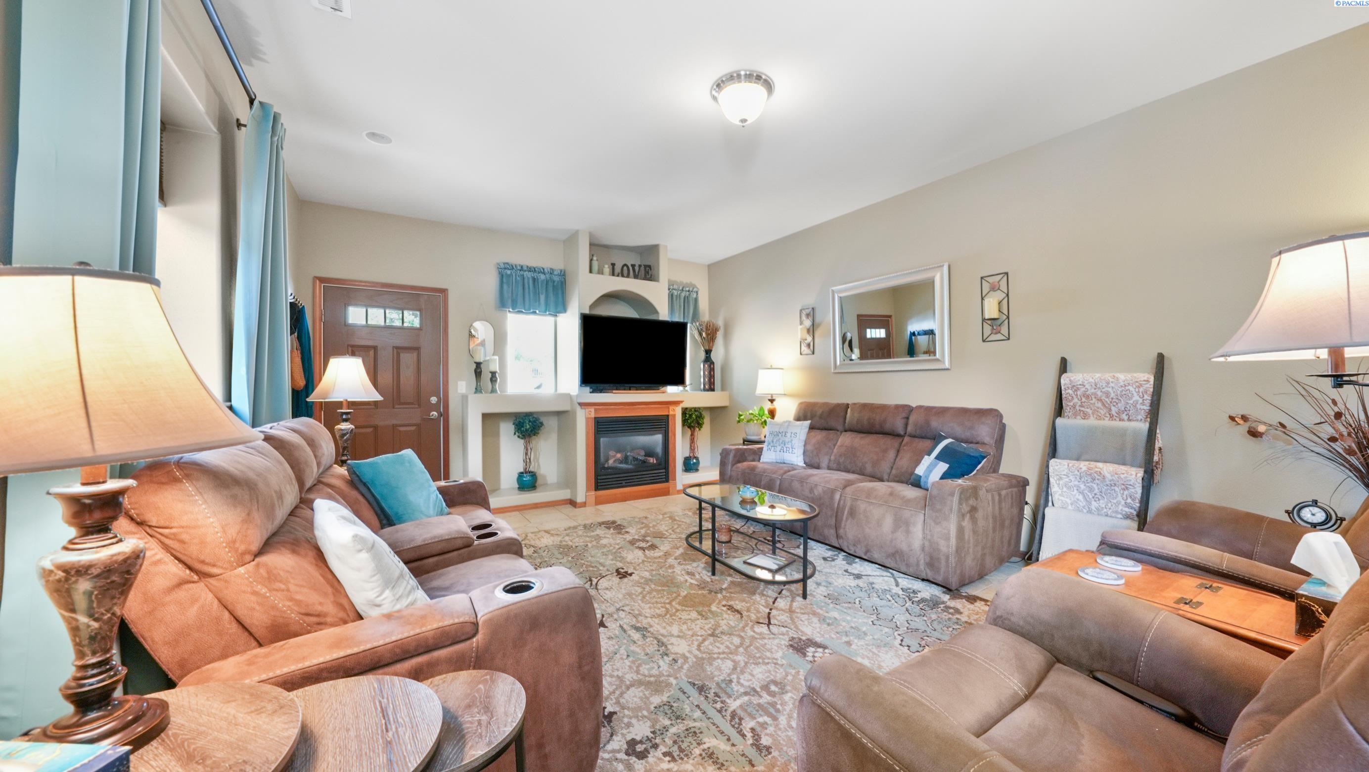 153 Keene, Richland, WA 99352
