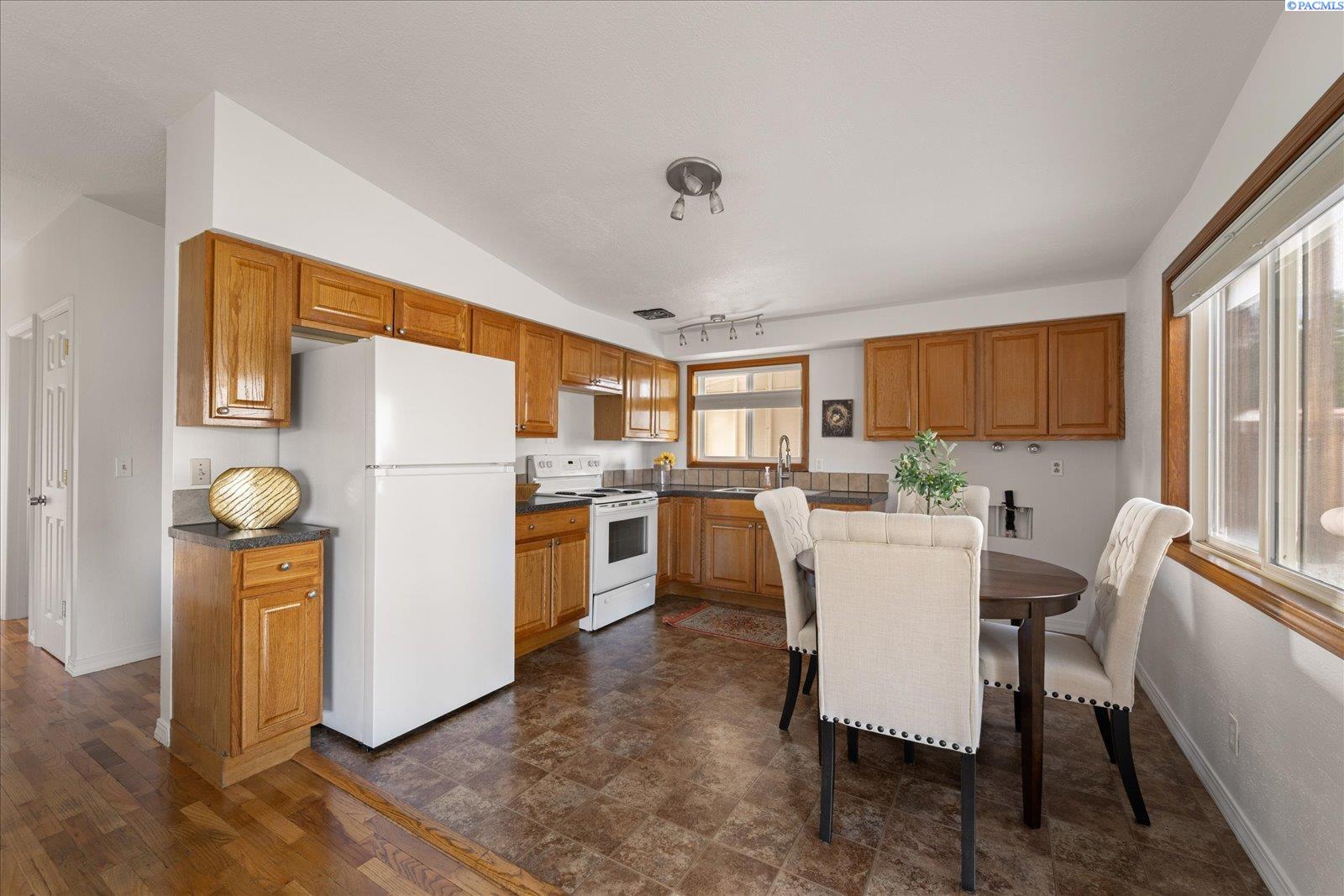 801 N Johnson St, Kennewick, WA 99336