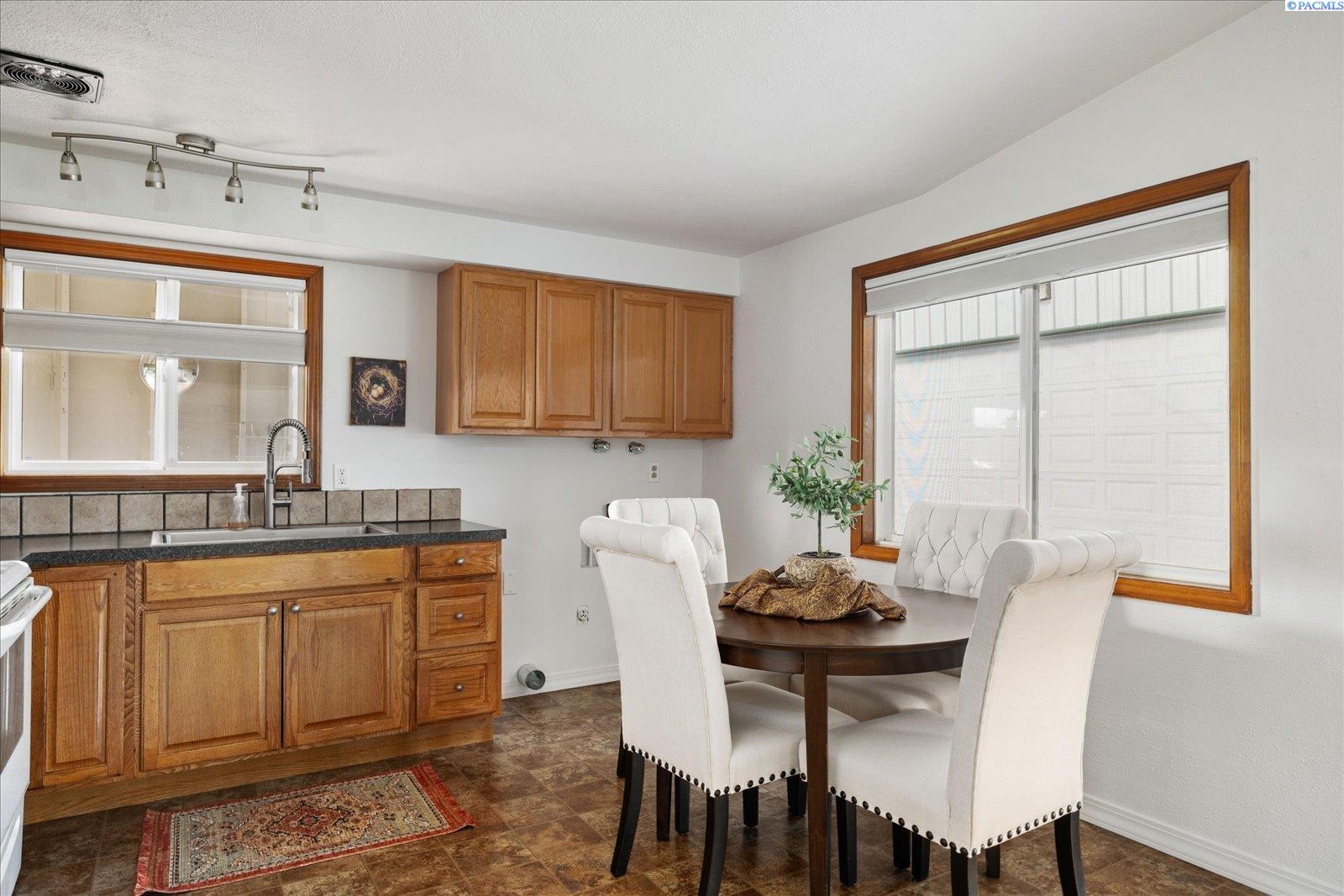 801 N Johnson St, Kennewick, WA 99336